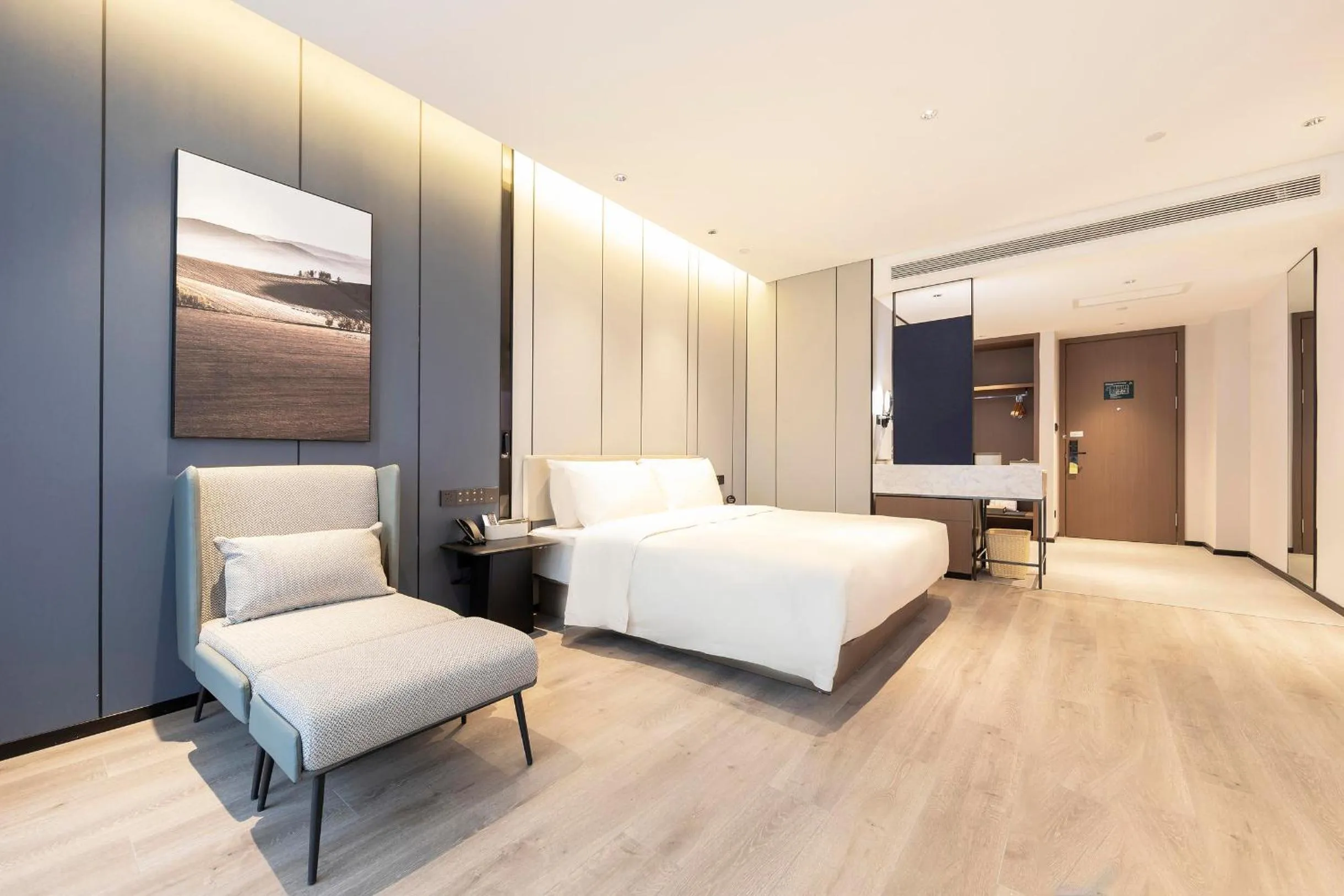 Bed in Atour Hotel Zhengzhou East Station Longzi Lake