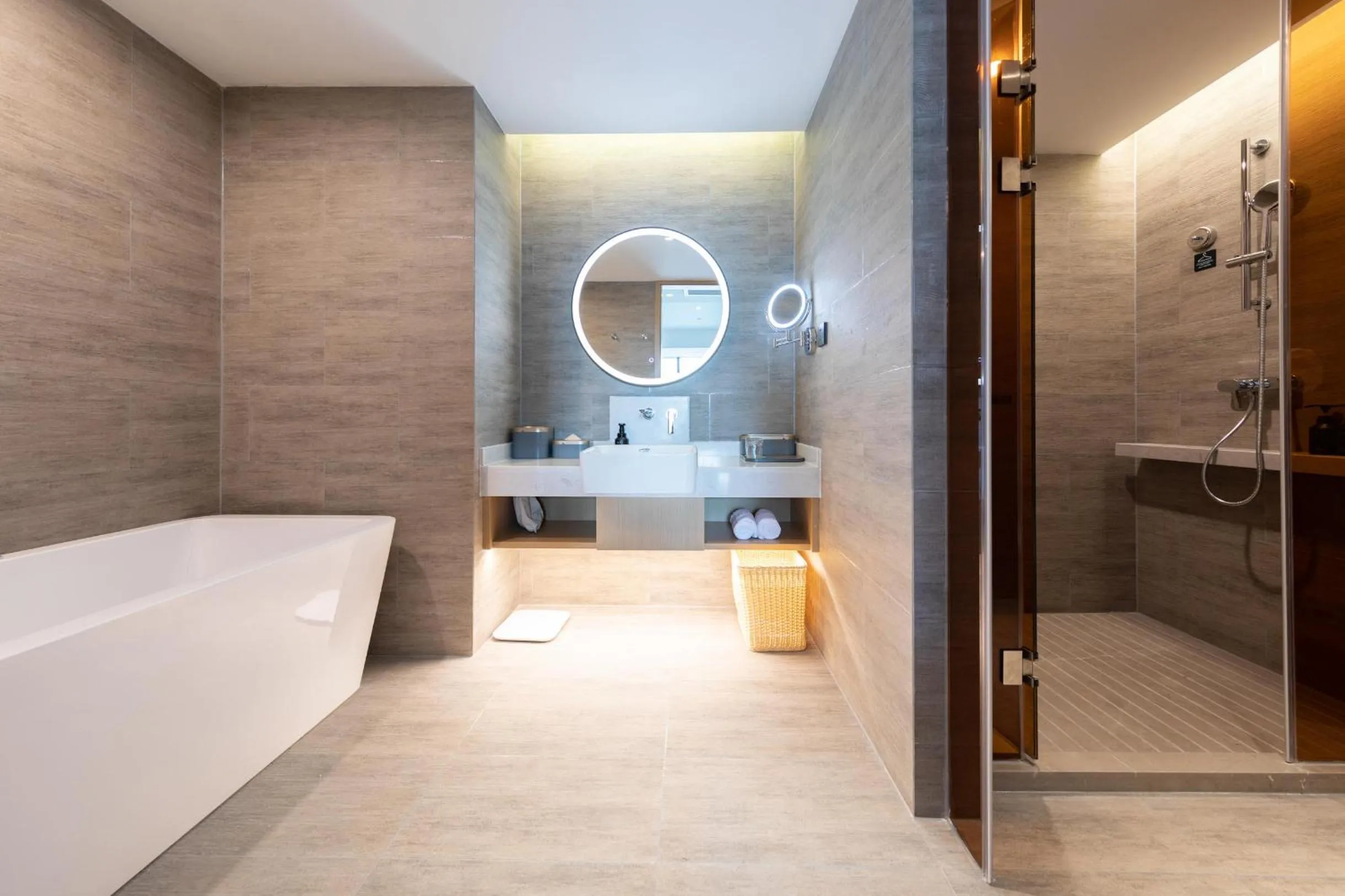 Shower in Atour Hotel Wuhan International Expo Center