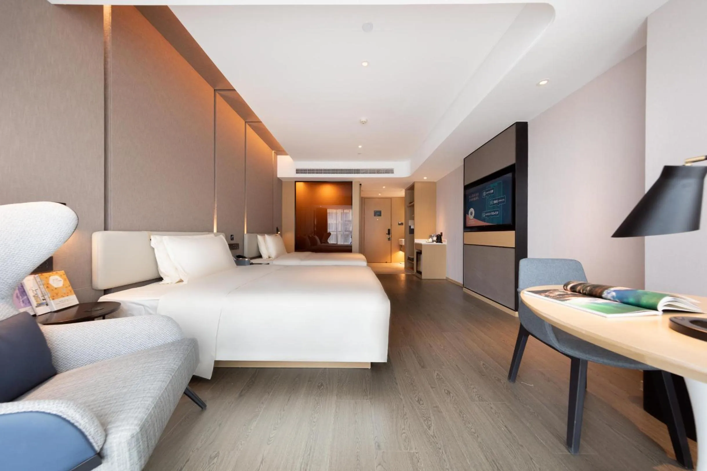 Bed in Atour Hotel Wuhan International Expo Center