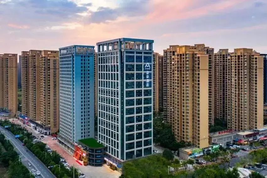 Property building in Atour Hotel Wuhan International Expo Center Property building in Atour Hotel Wuhan International Expo Center