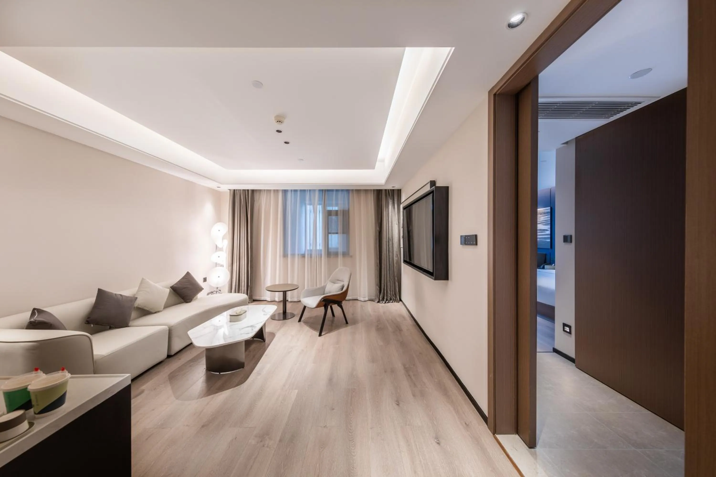 Atour Hotel Wuhan Optics Valley Square Yangjia Bay