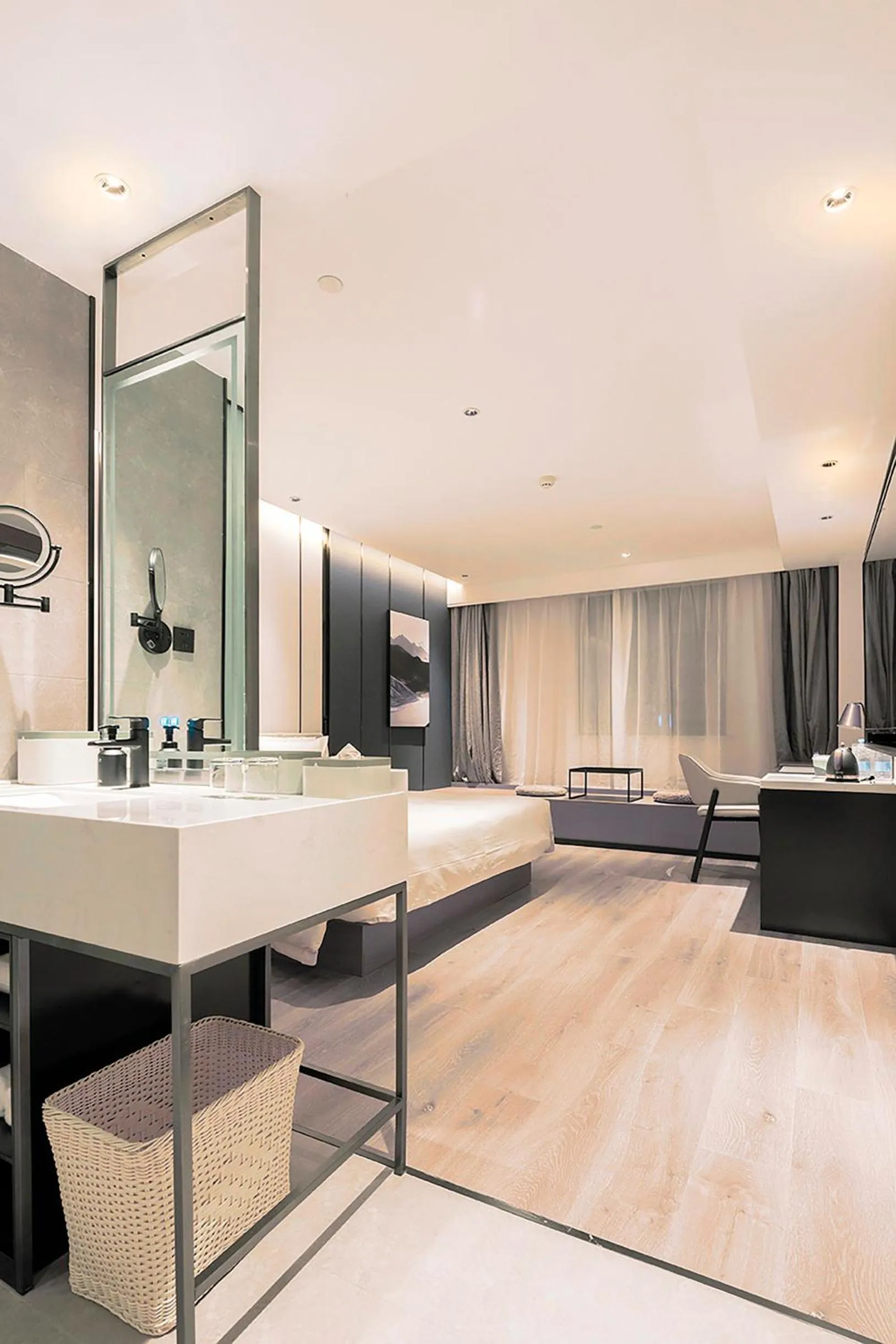 Bed in Atour Hotel Wuhan Optics Valley Square Yangjia Bay