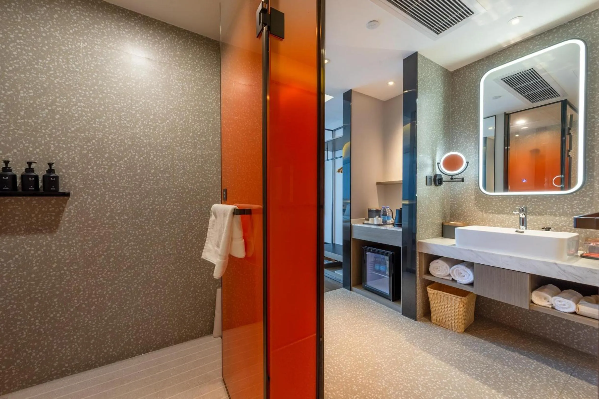Shower in Atour S Hotel Shenzhen Futian Port