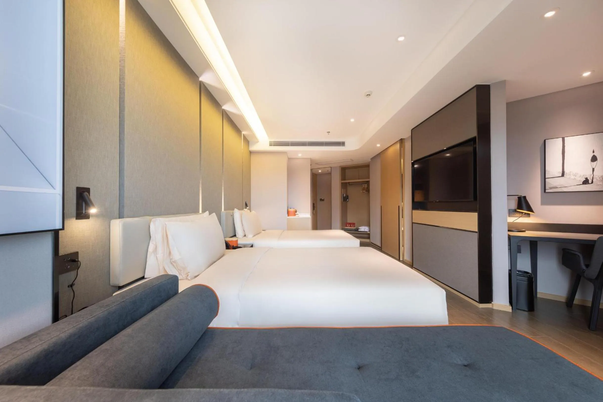 Bed in Atour Hotel Zhuhai Gongbei Fuhuali