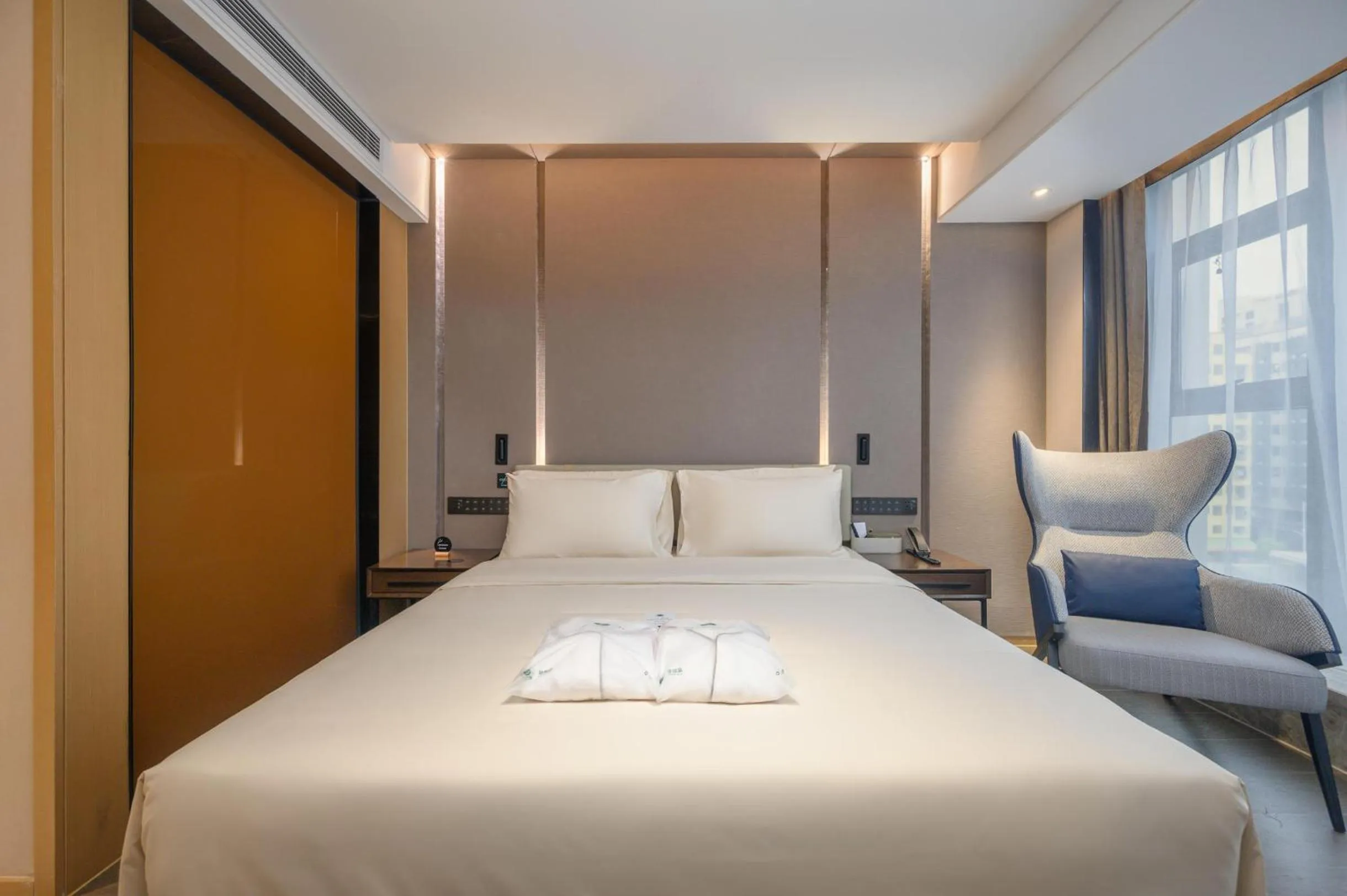 Atour Hotel Dongguan Songhan Lake