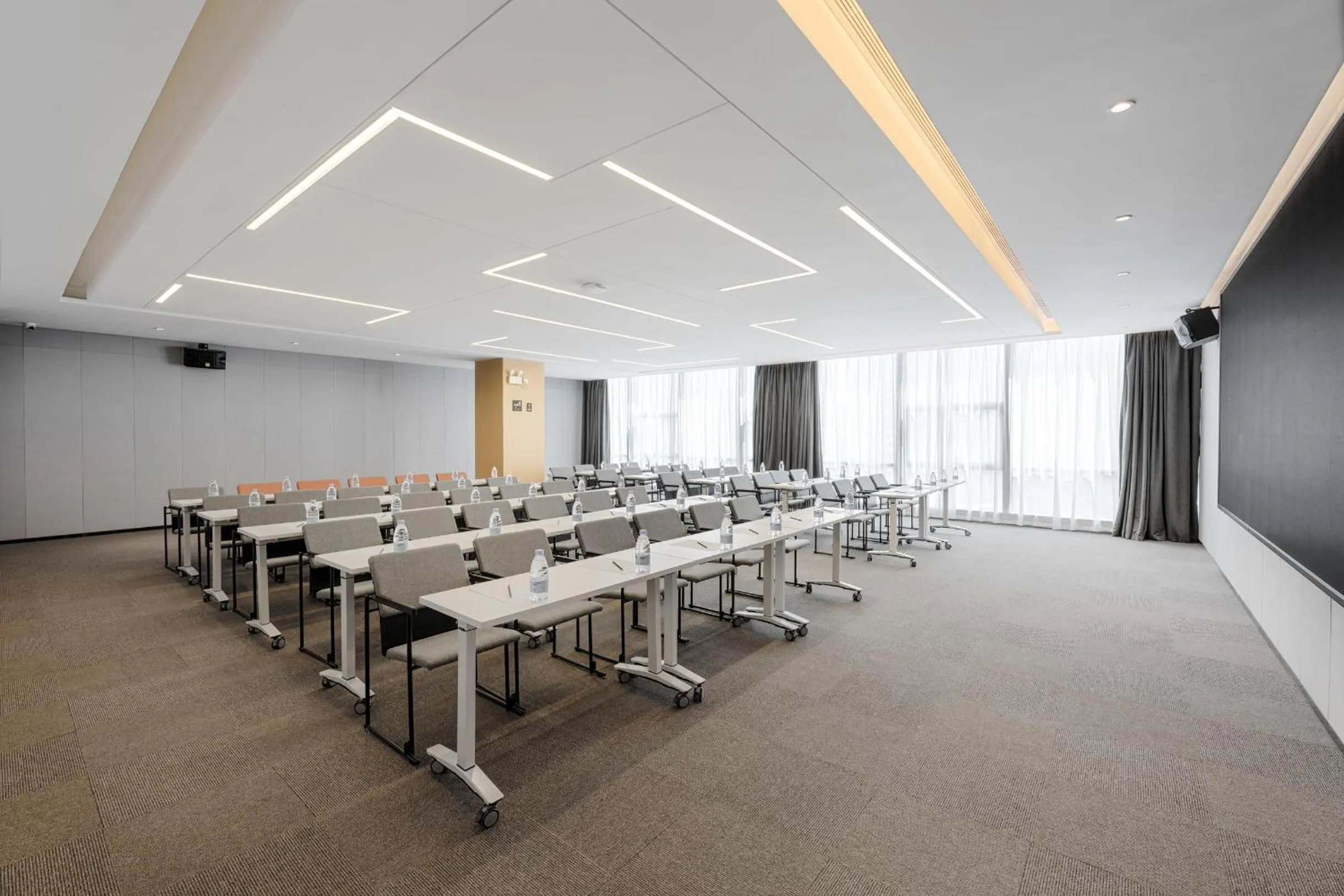 Atour Hotel Nanning Wuxiang Headquarter Base