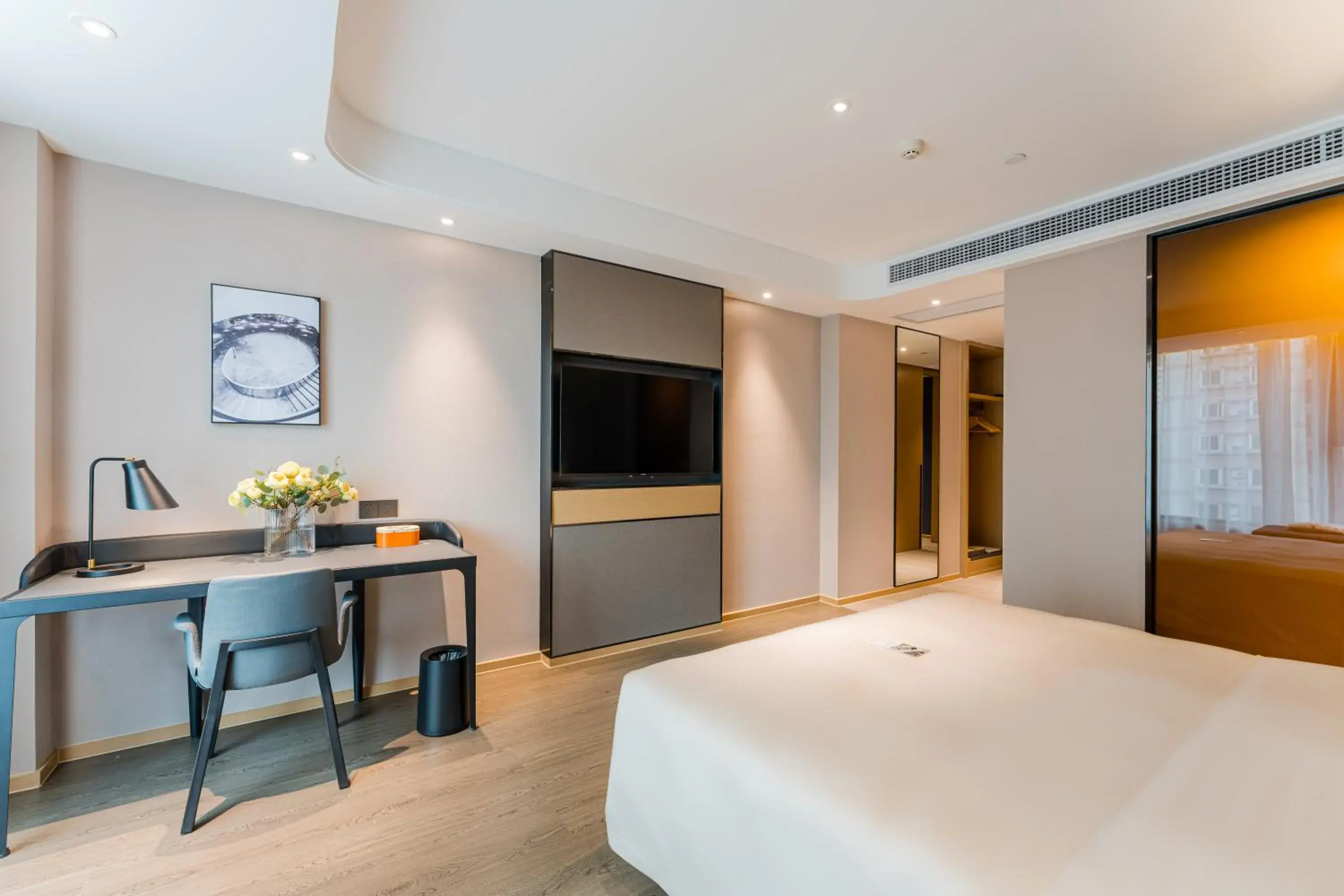 Photo of the whole room, Bed in Atour Hotel Chongqing Nanping Pedestrain Street Photo of the whole room, Bed in Atour Hotel Chongqing Nanping Pedestrain Street