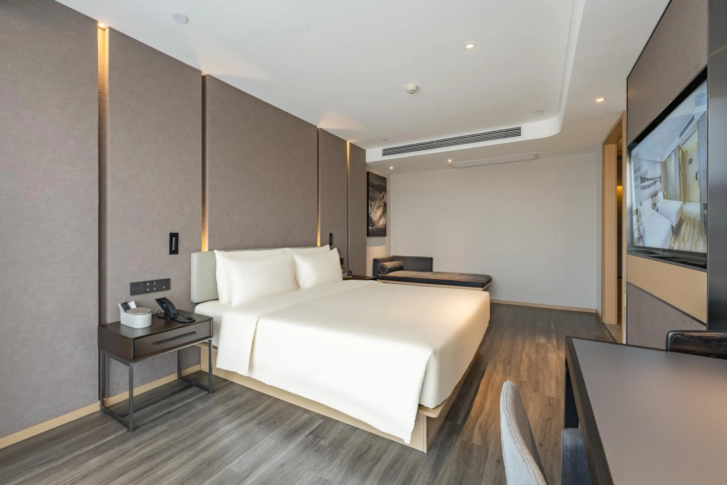 Bed in Atour Hotel Chongqing West Station