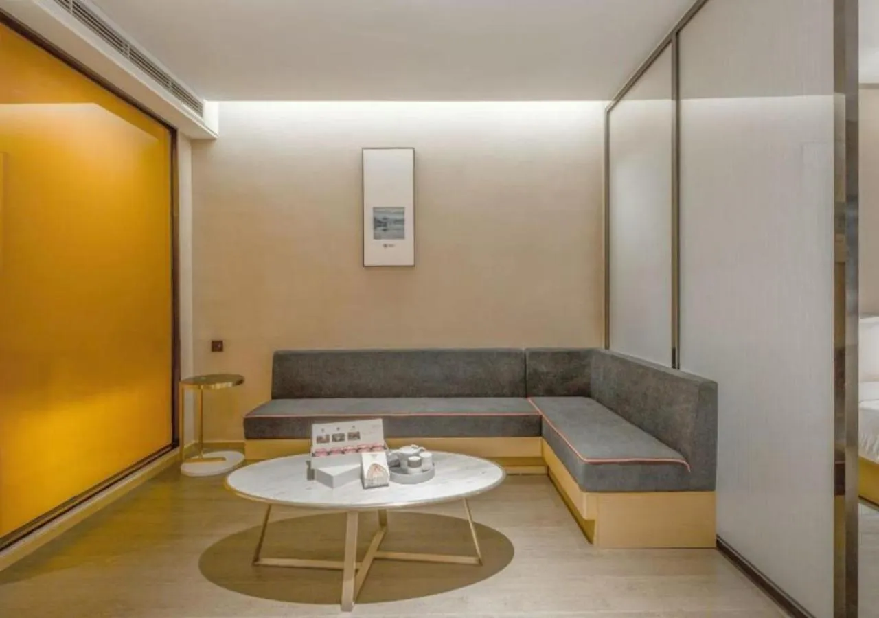 Seating area in Atour Hotel Chengdu North Renmin Road