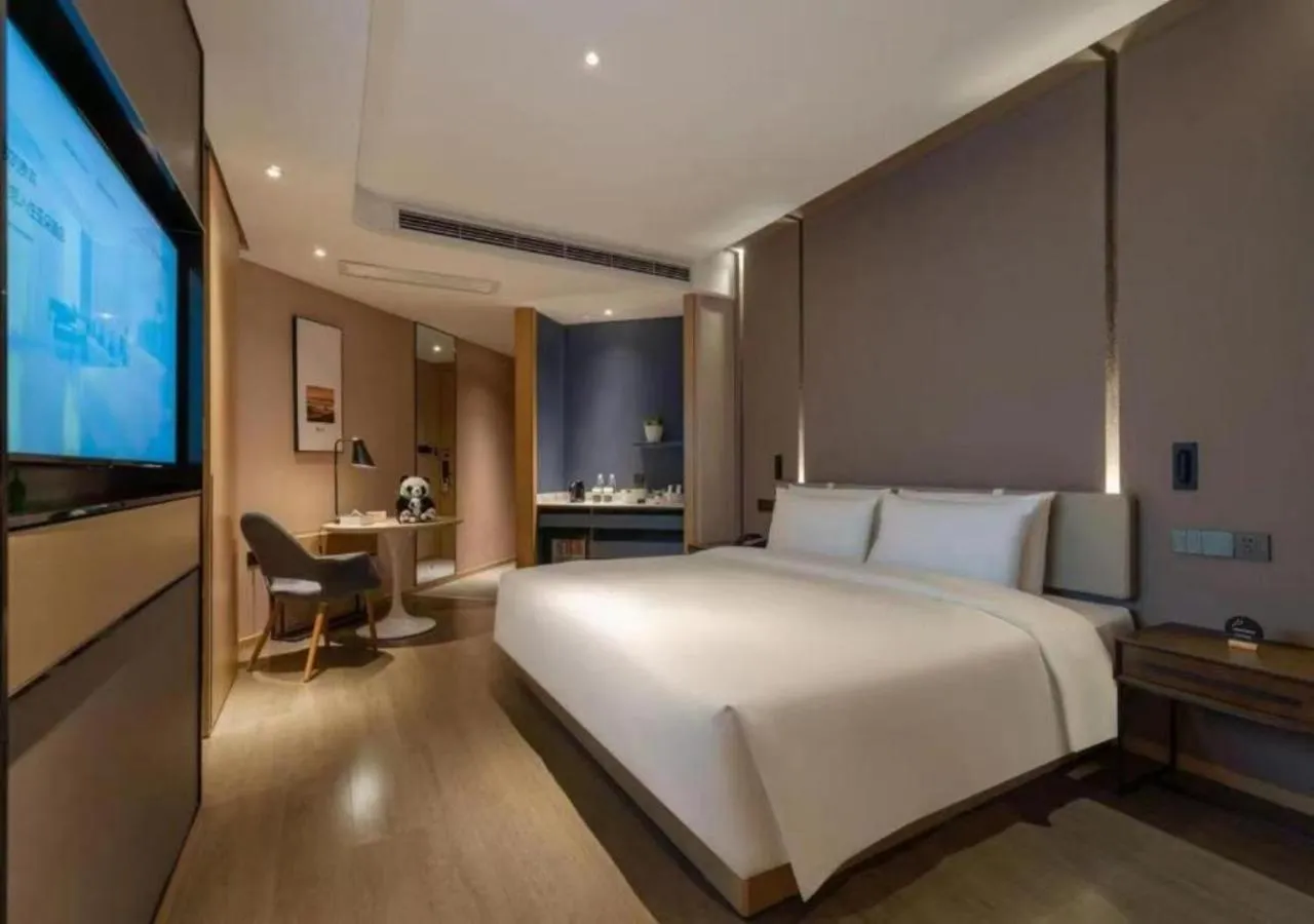 Bedroom, Bed in Atour Hotel Chengdu North Renmin Road