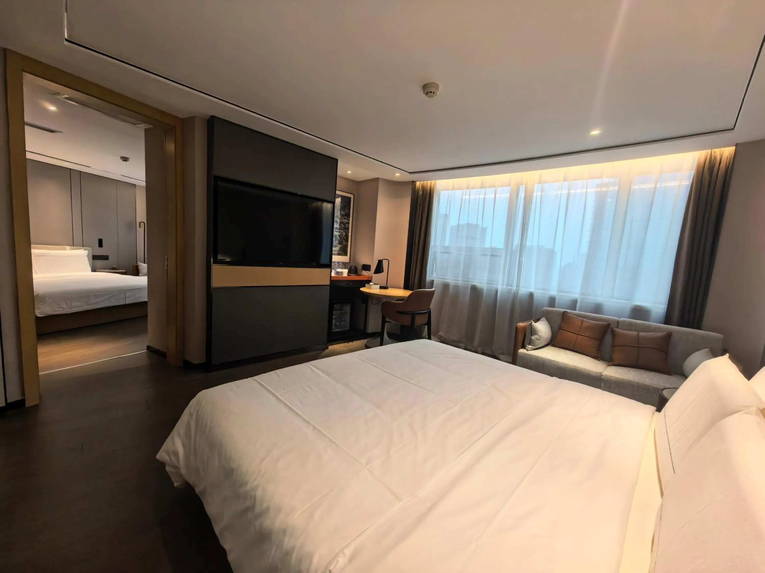 Photo of the whole room, Bed in Atour S Hotel Chengdu Wenshu Monastery Chunxi Road