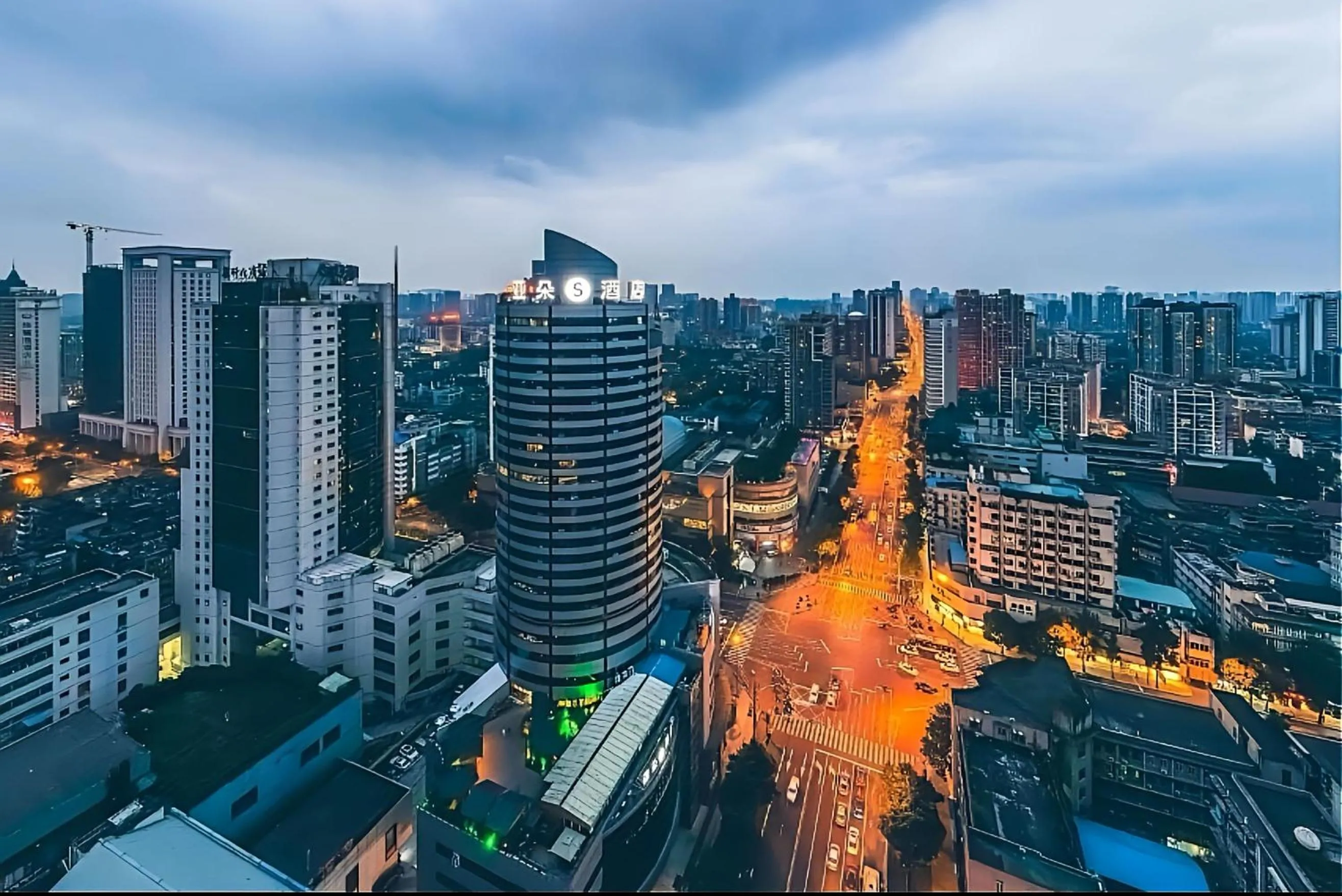 Bird's eye view in Atour S Hotel Chengdu Wenshu Monastery Chunxi Road