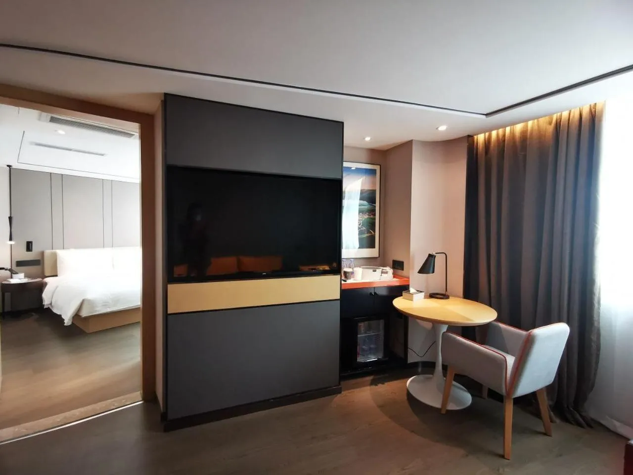 Photo of the whole room, Bed in Atour S Hotel Chengdu Wenshu Monastery Chunxi Road