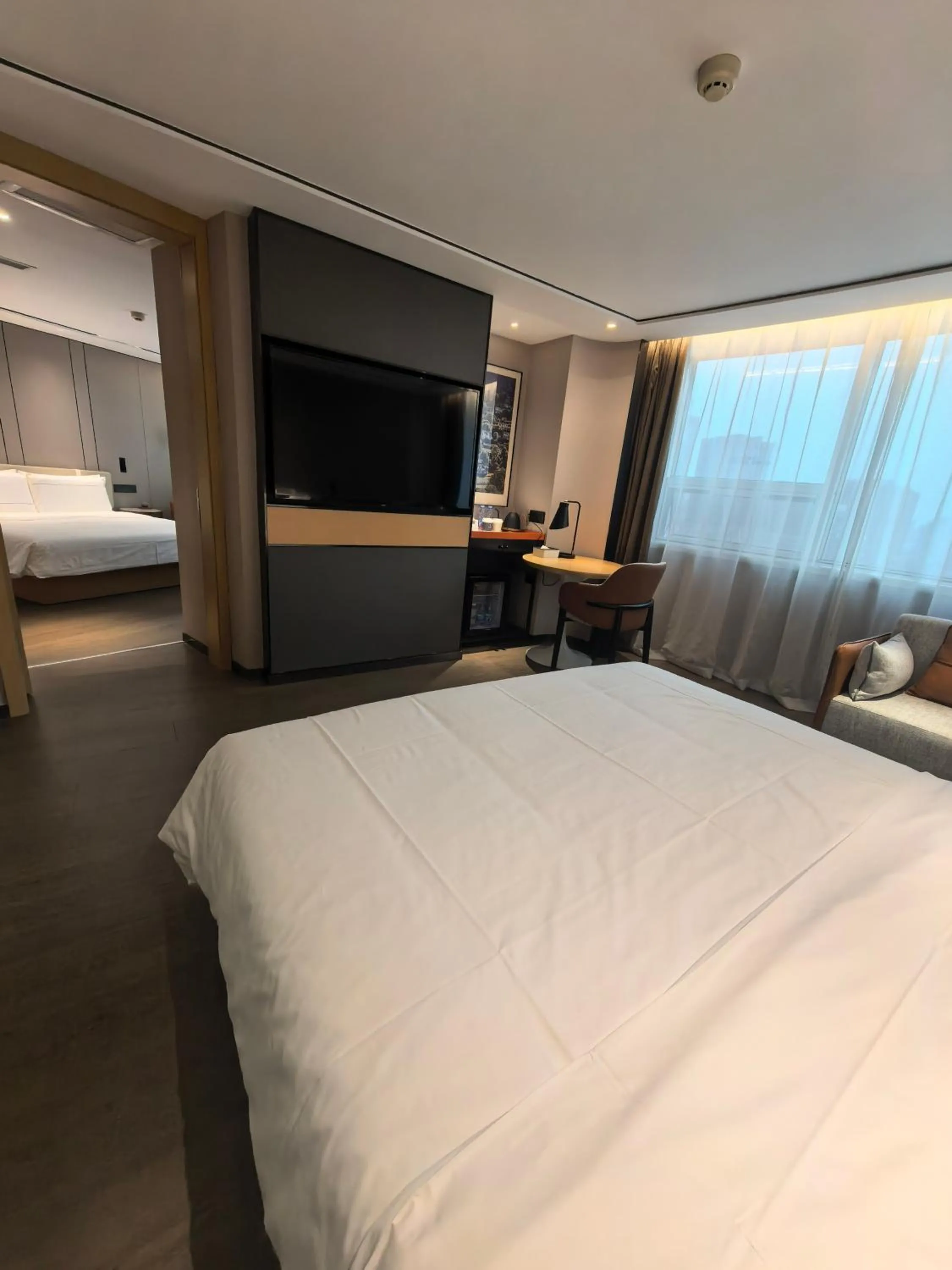 Photo of the whole room, Bed in Atour S Hotel Chengdu Wenshu Monastery Chunxi Road
