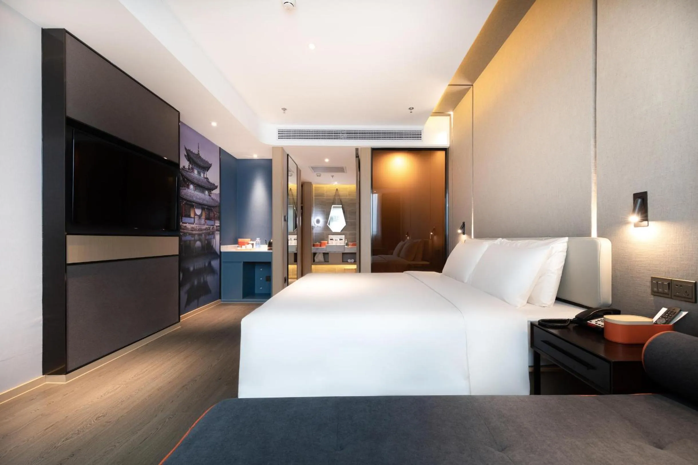 Photo of the whole room, Bed in Atour Hotel Kunming Economic Development Zone