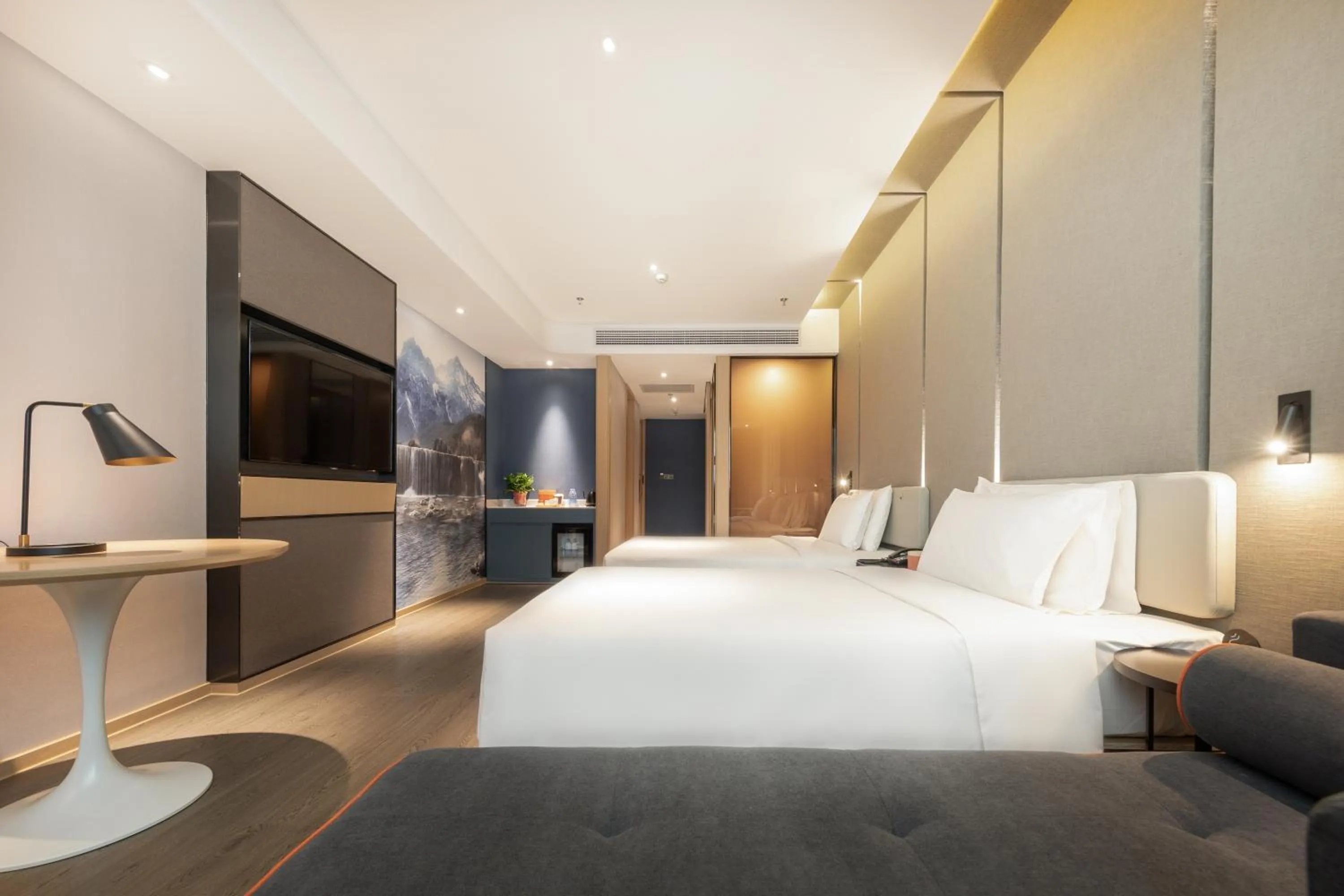 Photo of the whole room, Bed in Atour Hotel Kunming Economic Development Zone