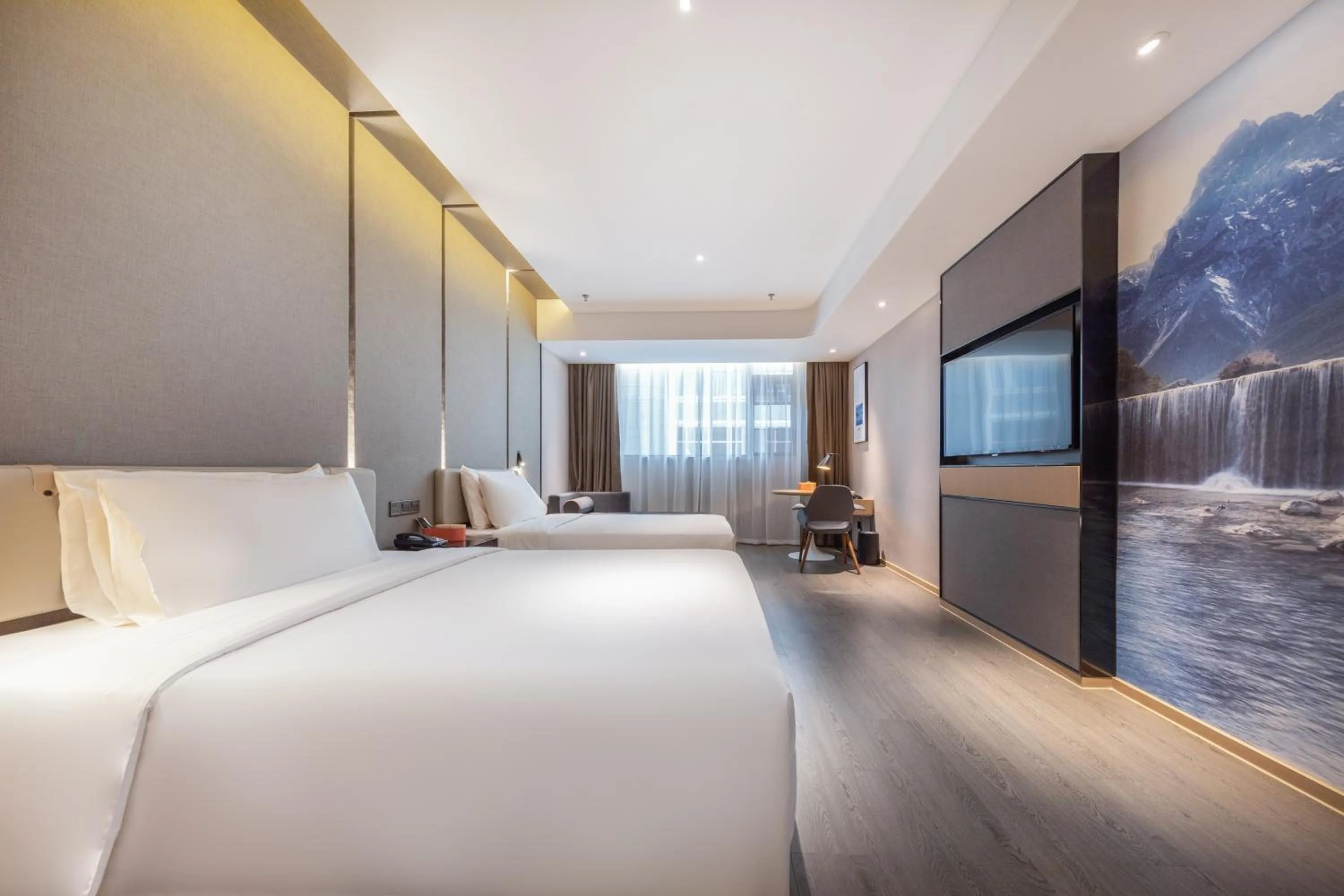 Photo of the whole room, Bed in Atour Hotel Kunming Economic Development Zone