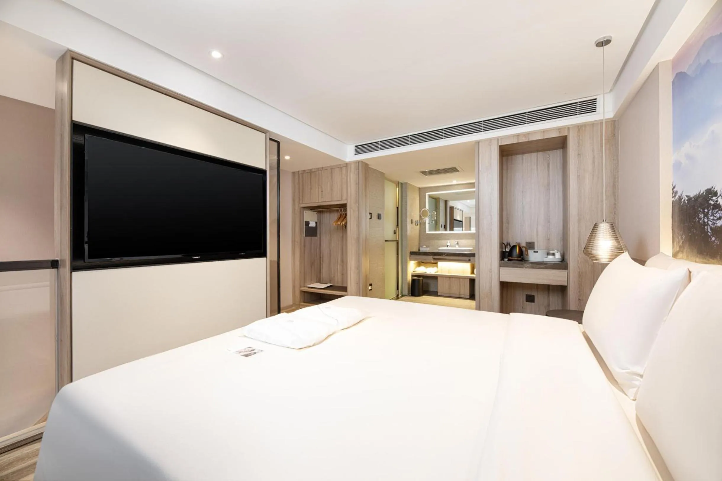 Bed in Atour Hotel Xian Xianyang International Airport