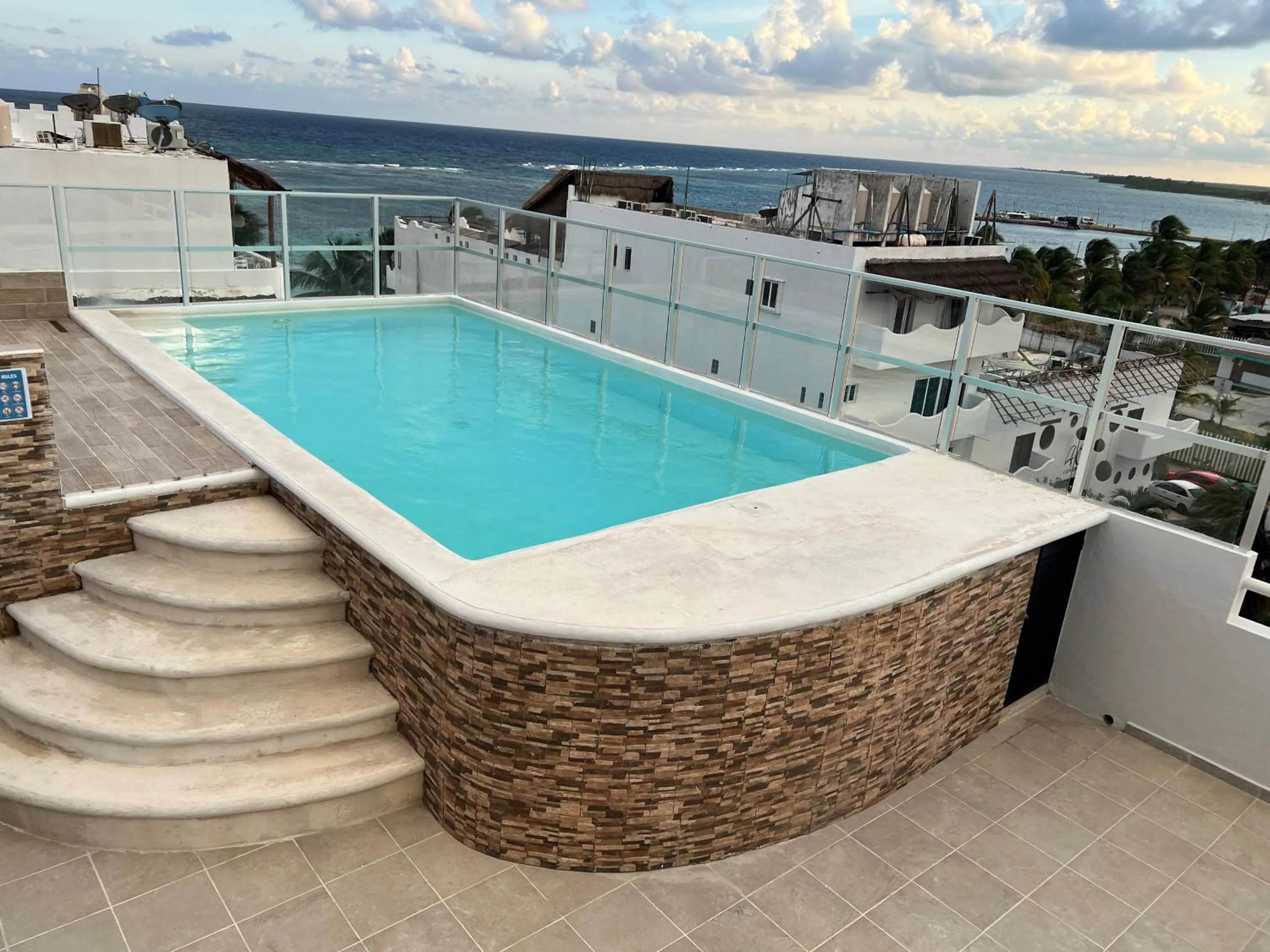 Swimming pool in Hotel Inkanto