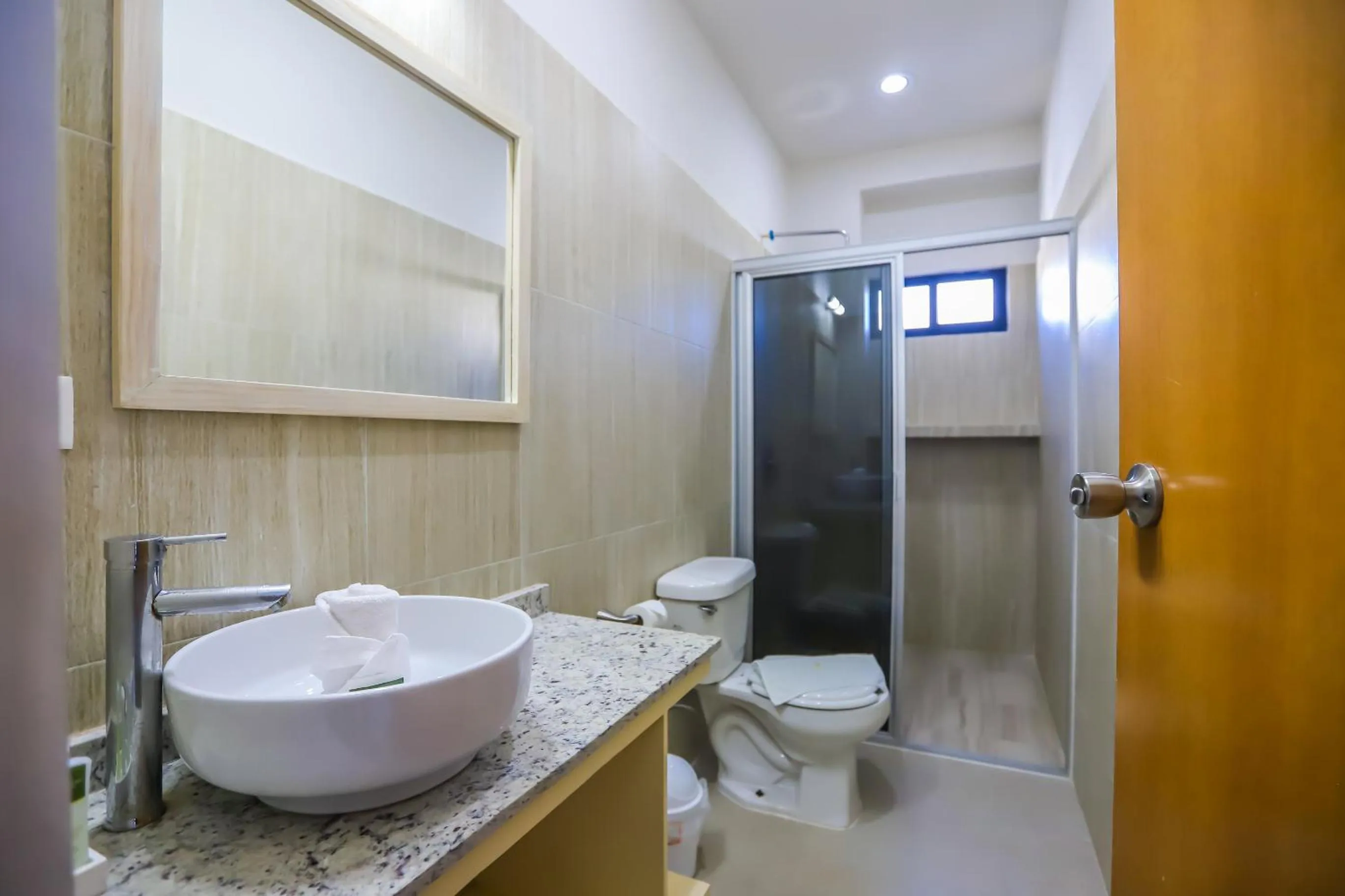 Shower in Hotel Inkanto