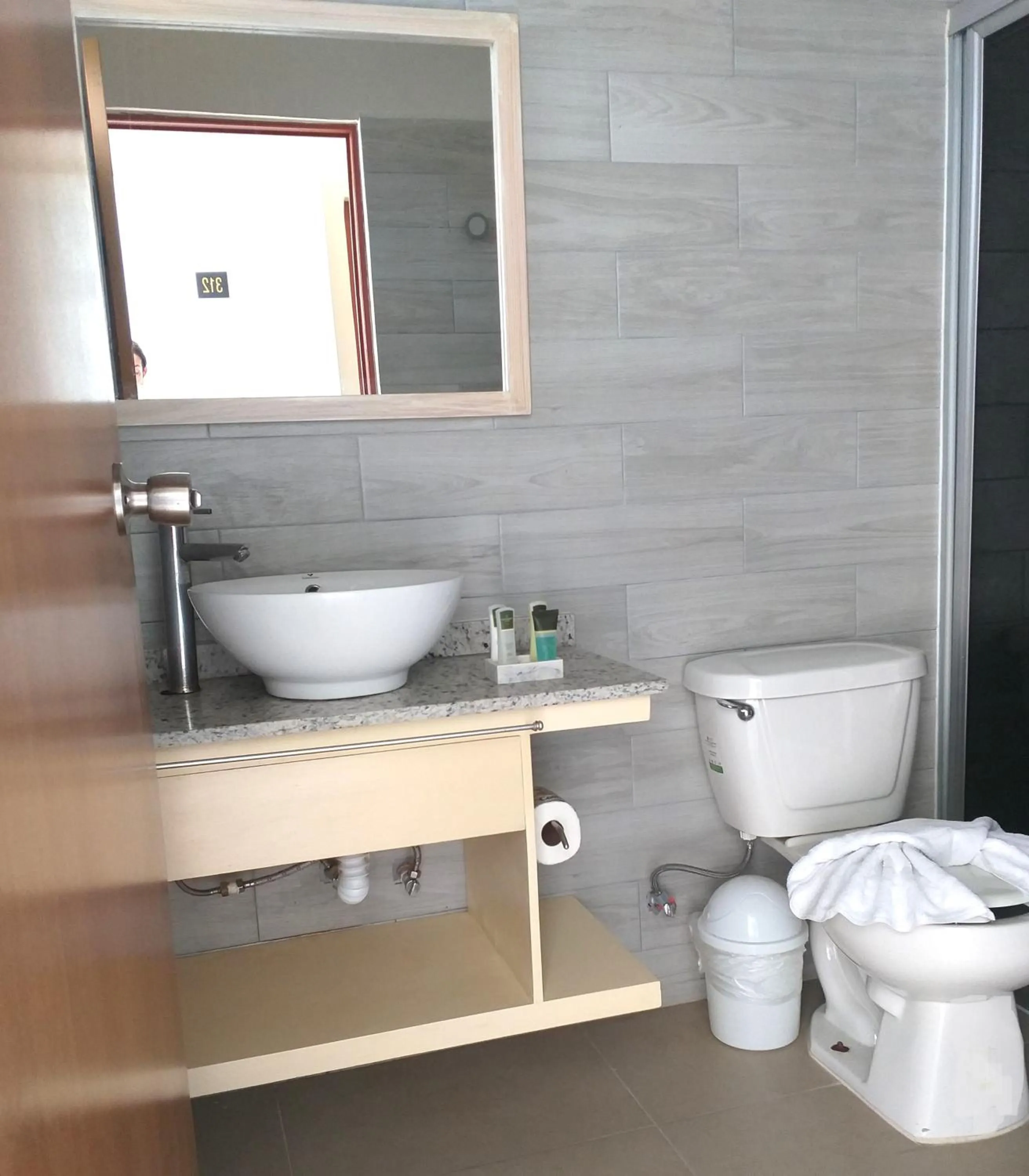 Bathroom in Hotel Inkanto