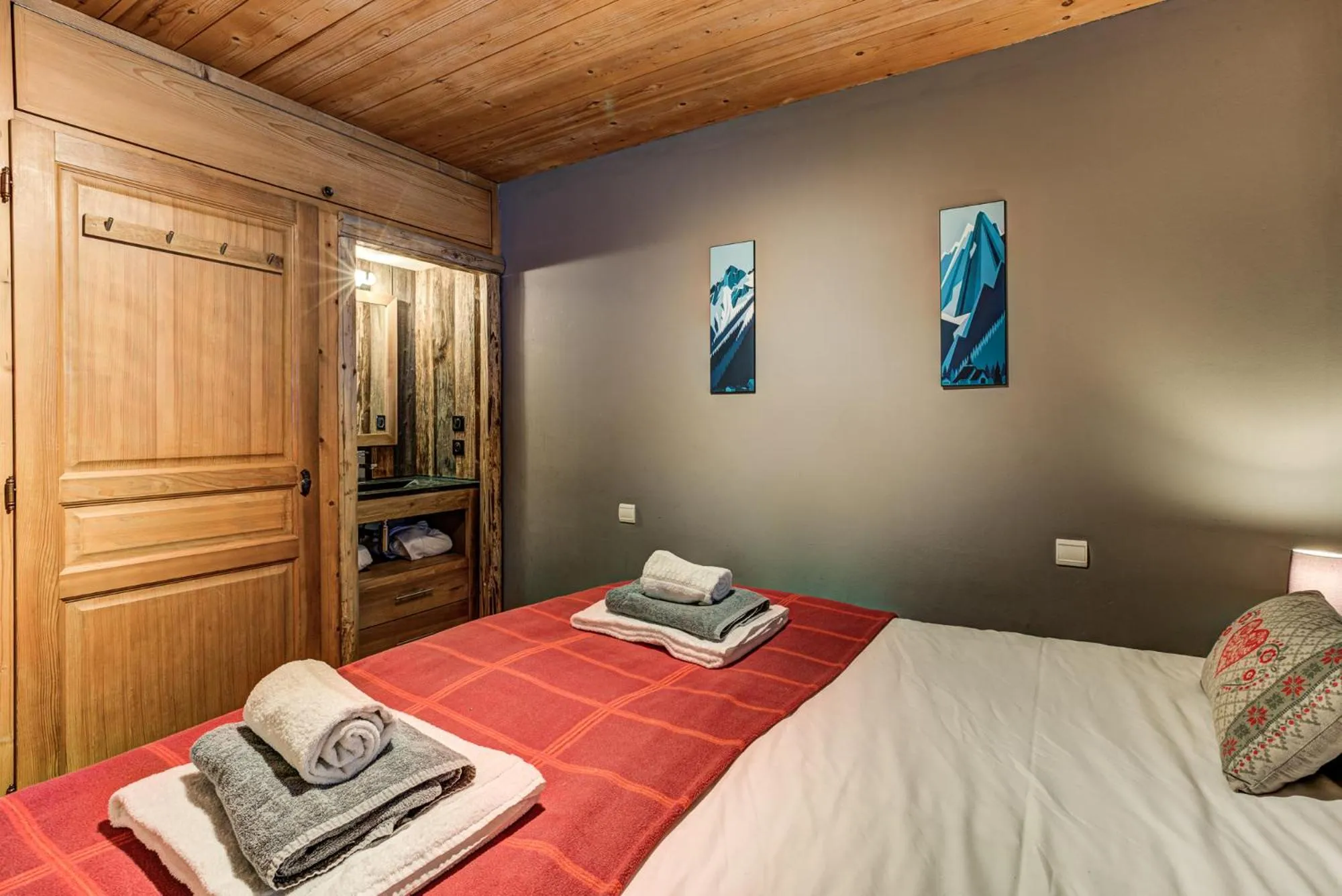 Bedroom, Bed in Chalet Tissières