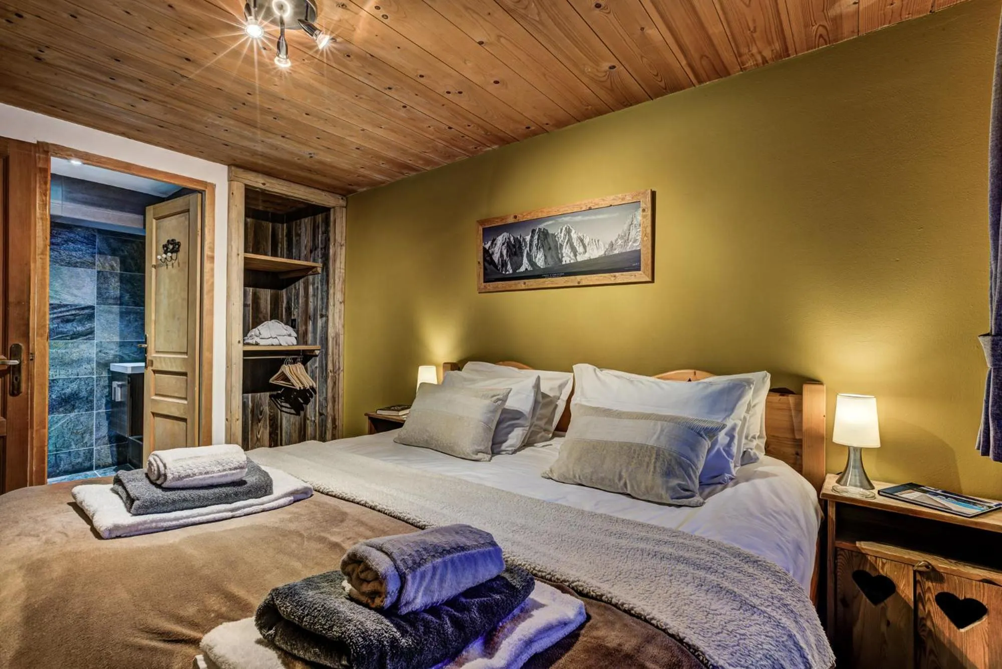 Bedroom, Bed in Chalet Tissières