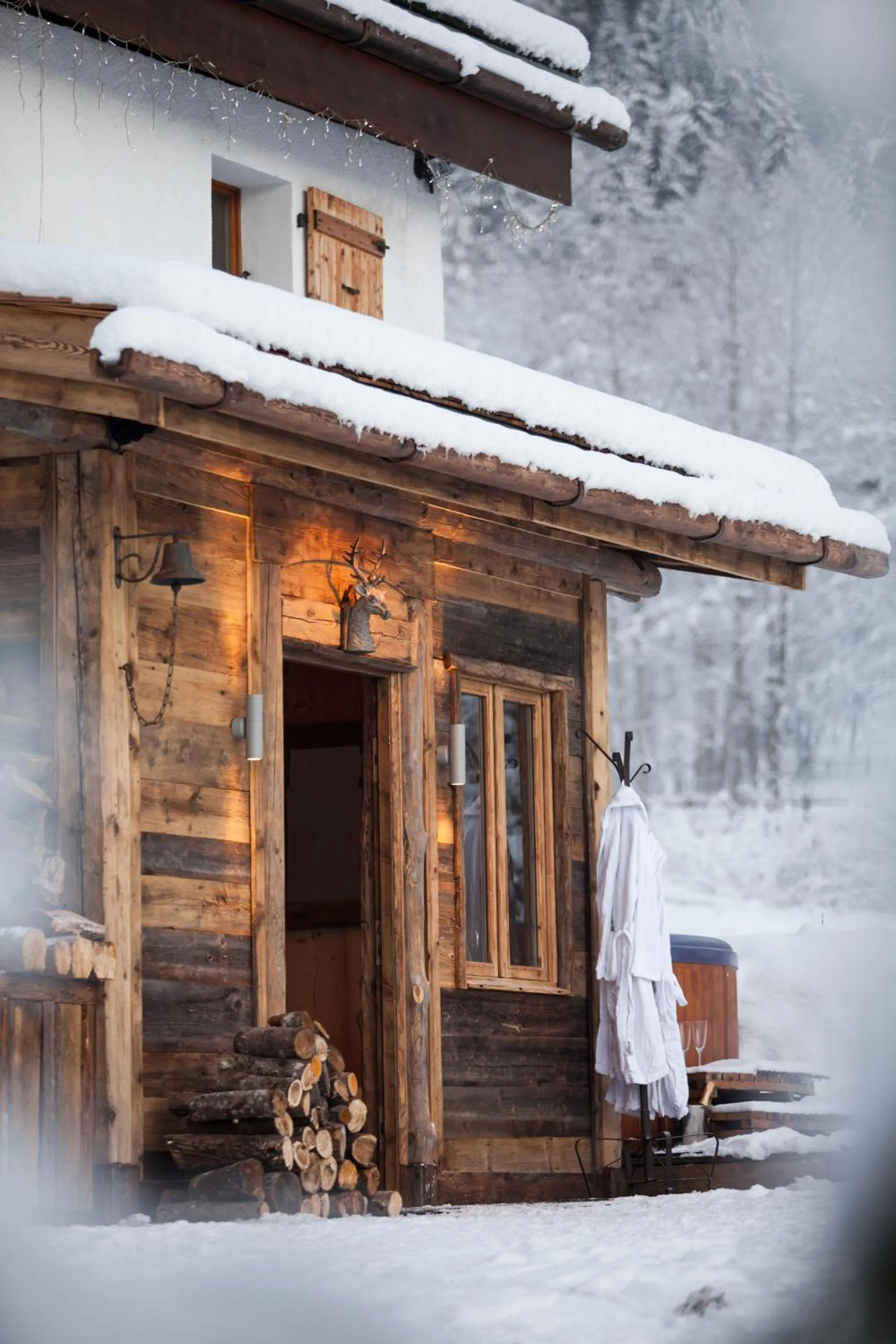 Facade/entrance in Chalet Tissières