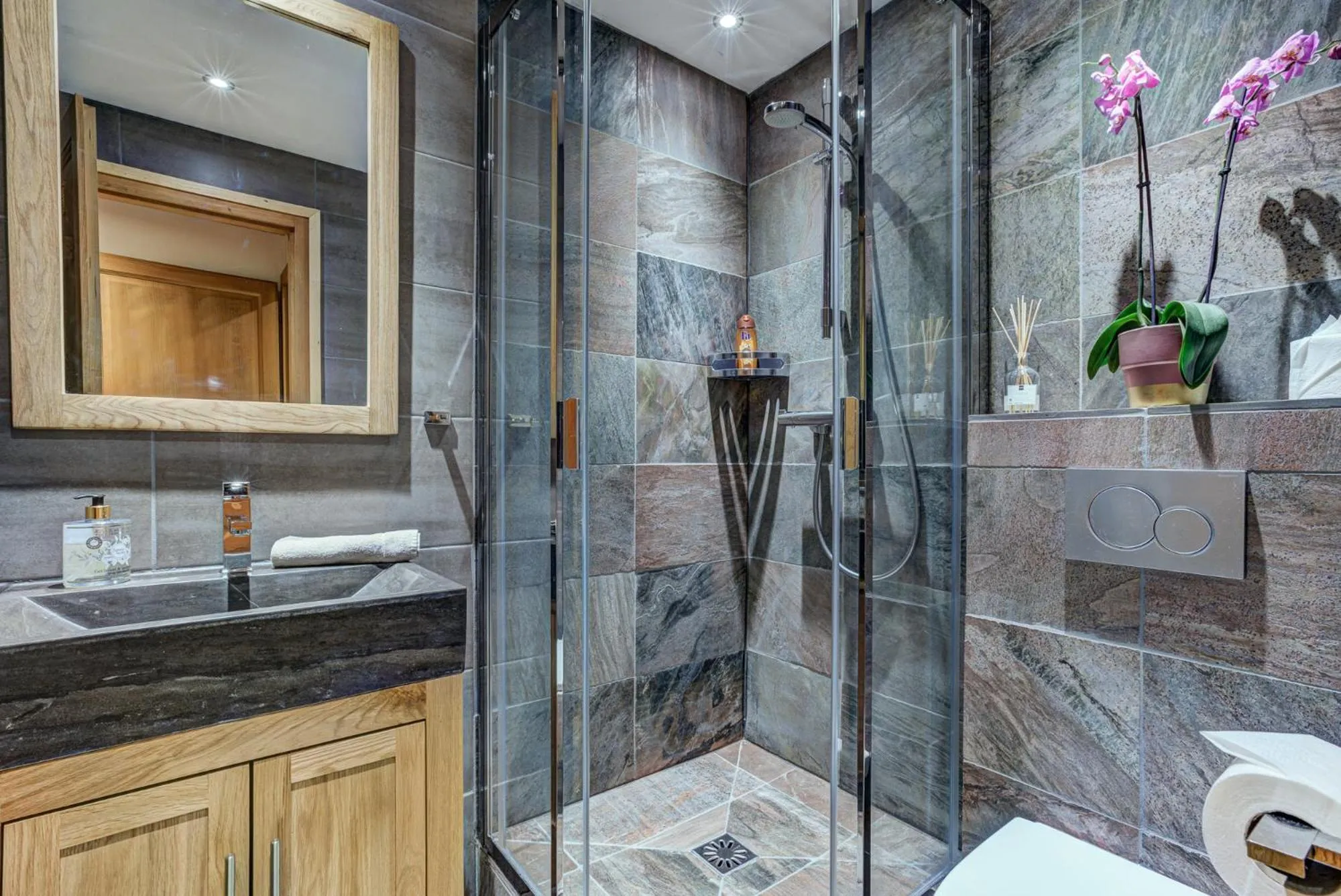 Shower in Chalet Tissières