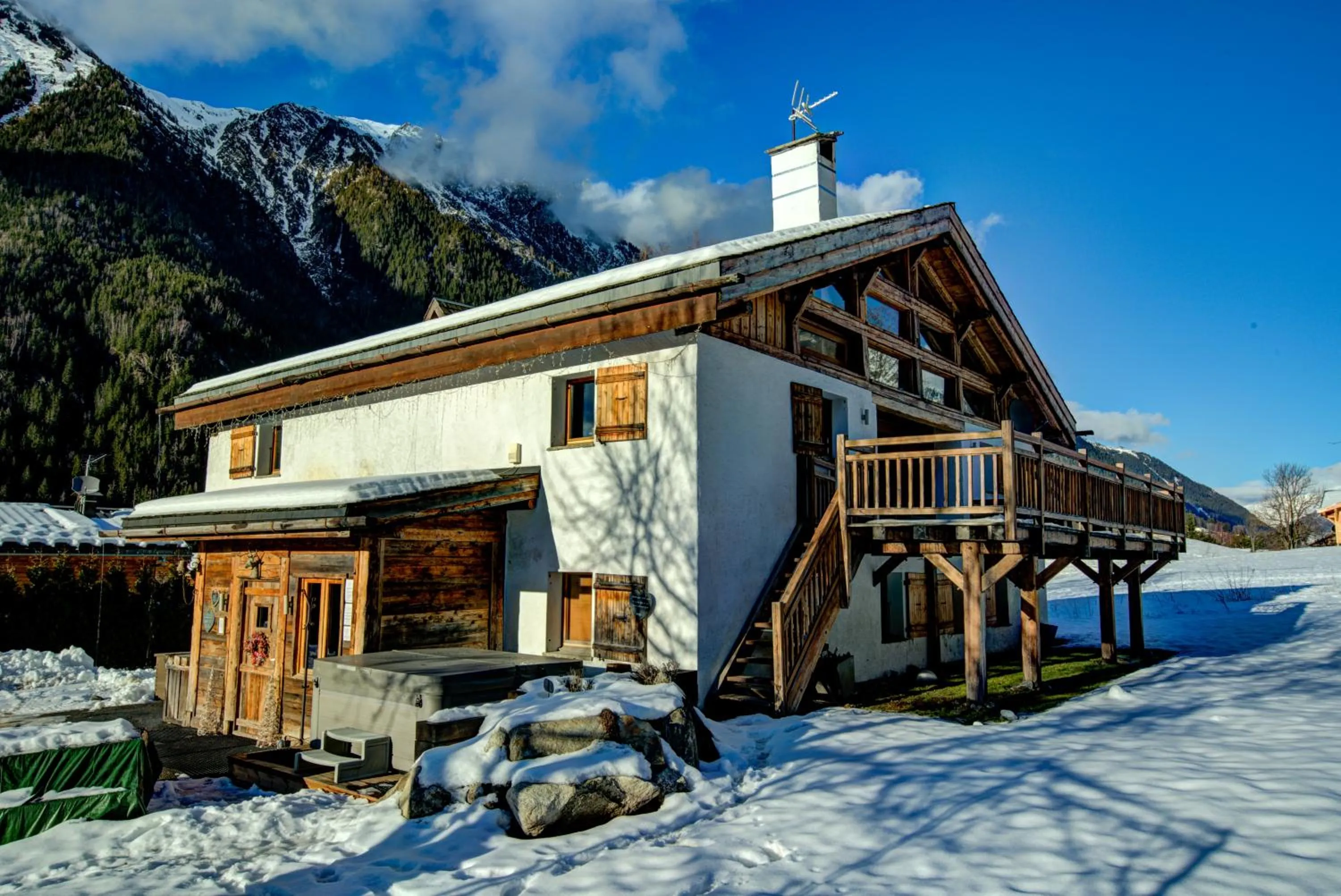 Property building in Chalet Tissières
