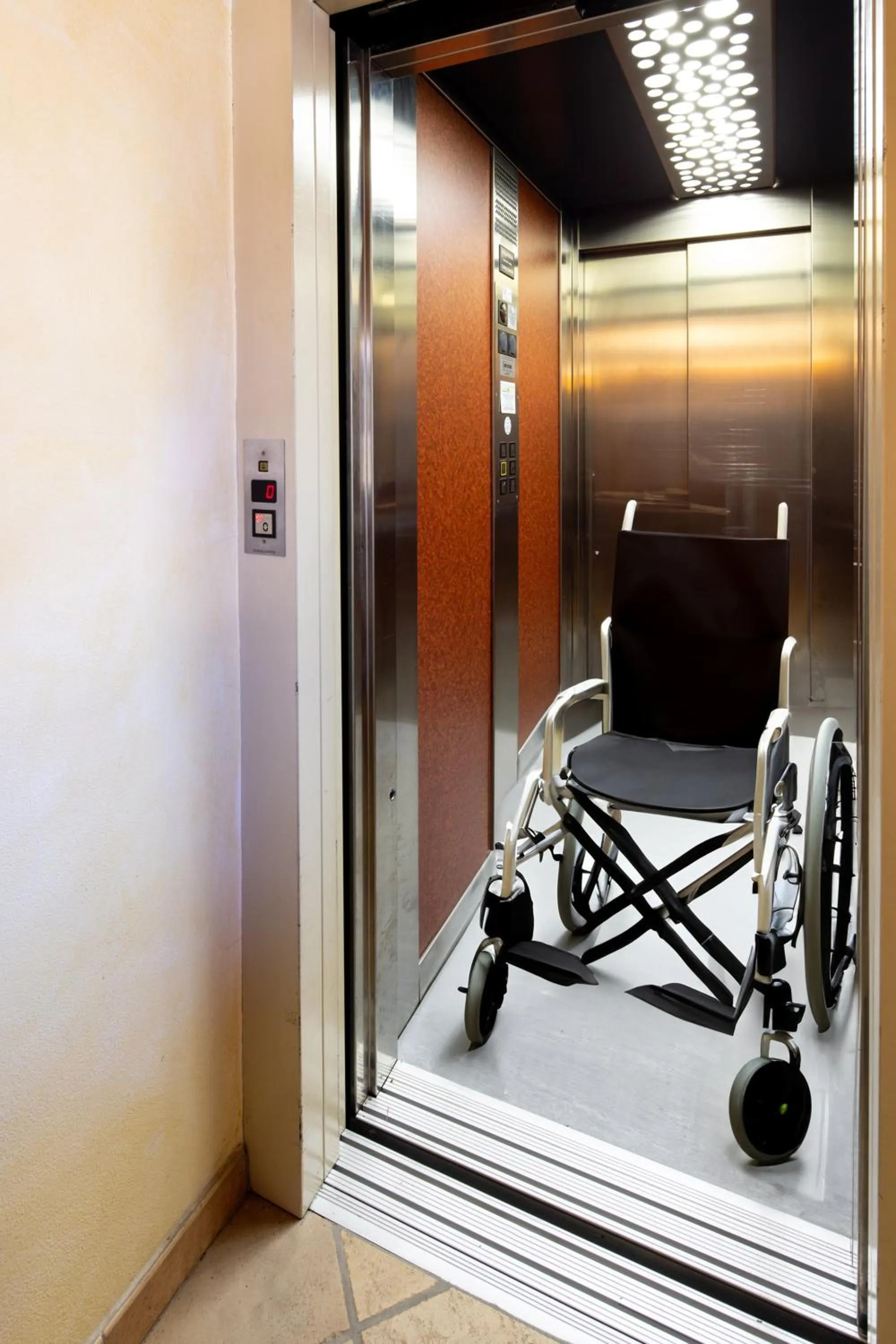 Facility for disabled guests in Best Western Plus Hotel Le Rondini