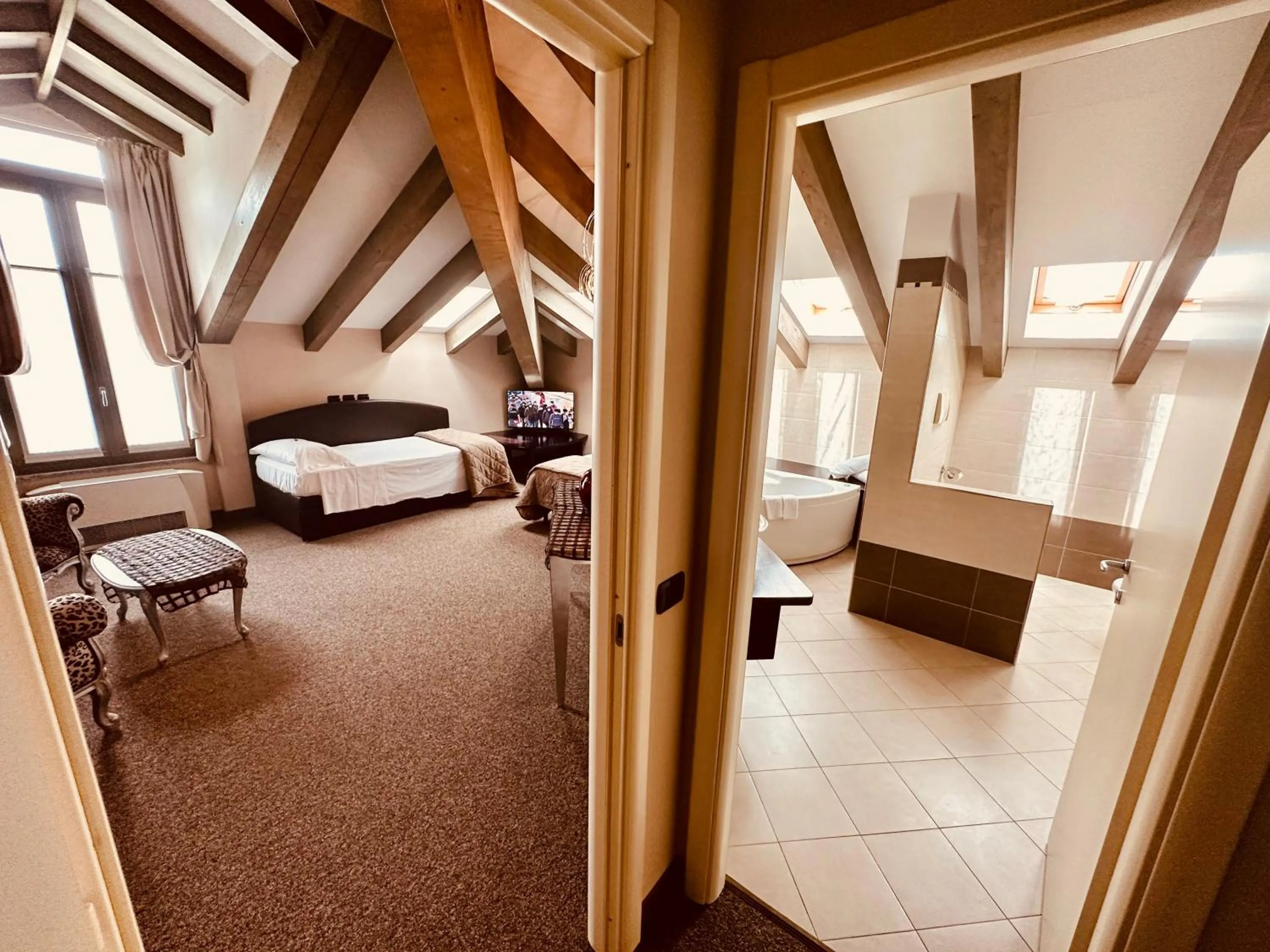 Photo of the whole room, Bed in Hotel Malpensa INN Aereoporto