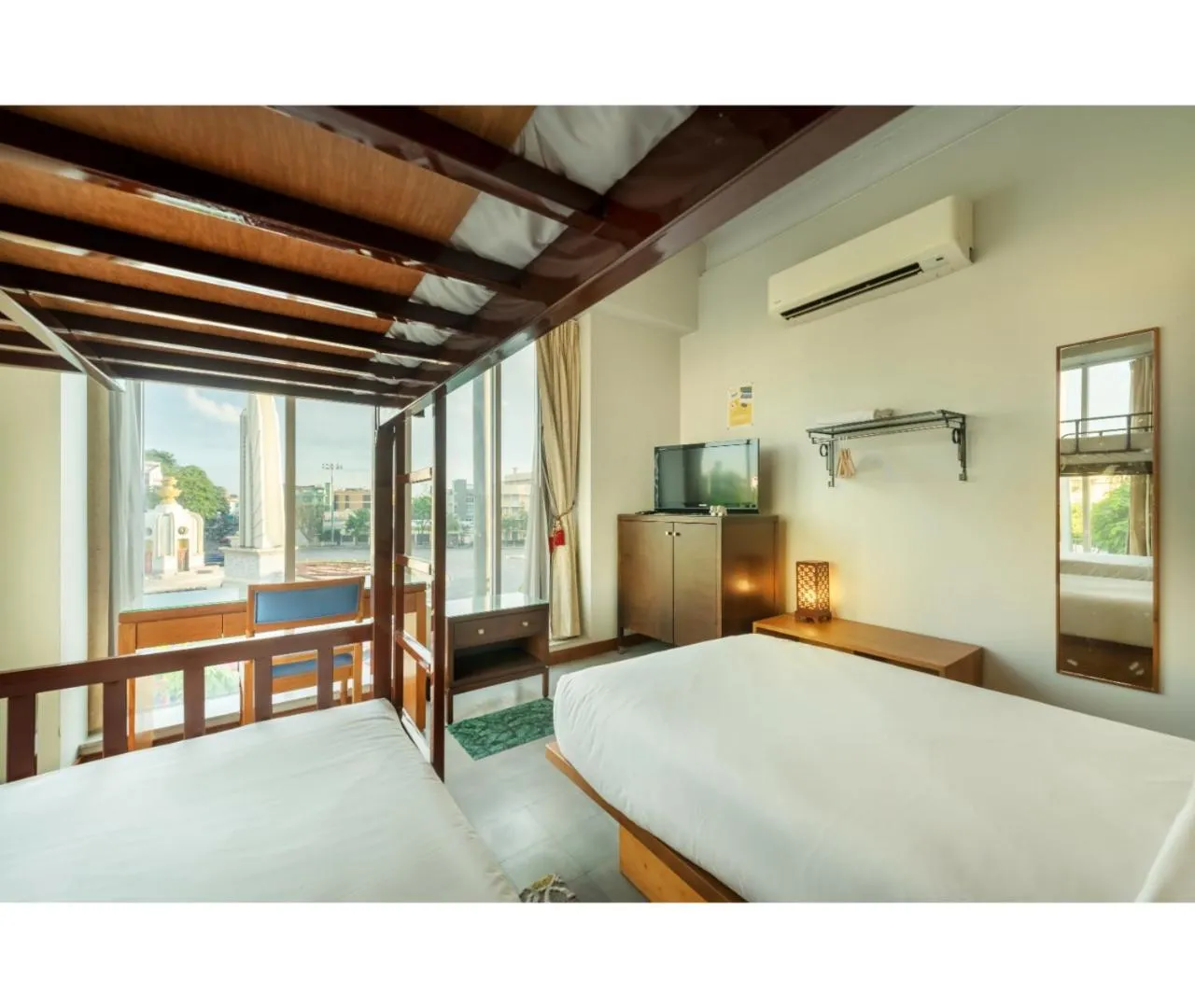 TV and multimedia, Bed in Dinso Home Boutique