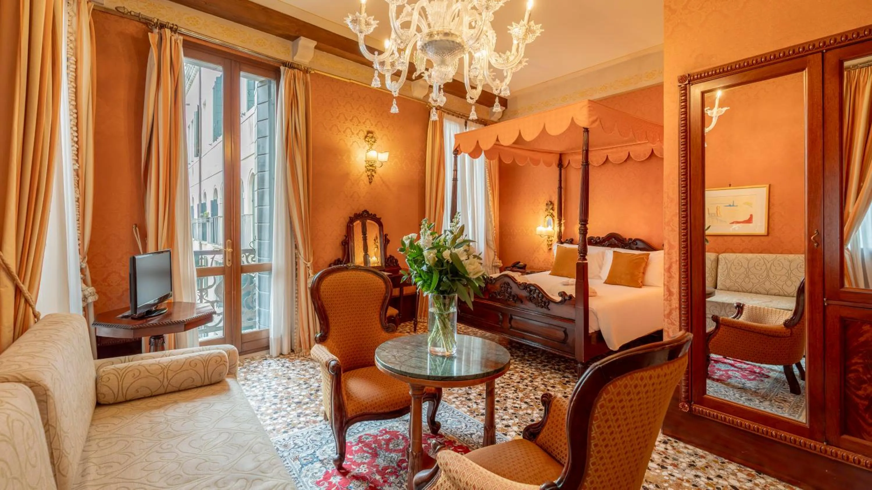 Bedroom in Hotel Al Ponte Dei Sospiri