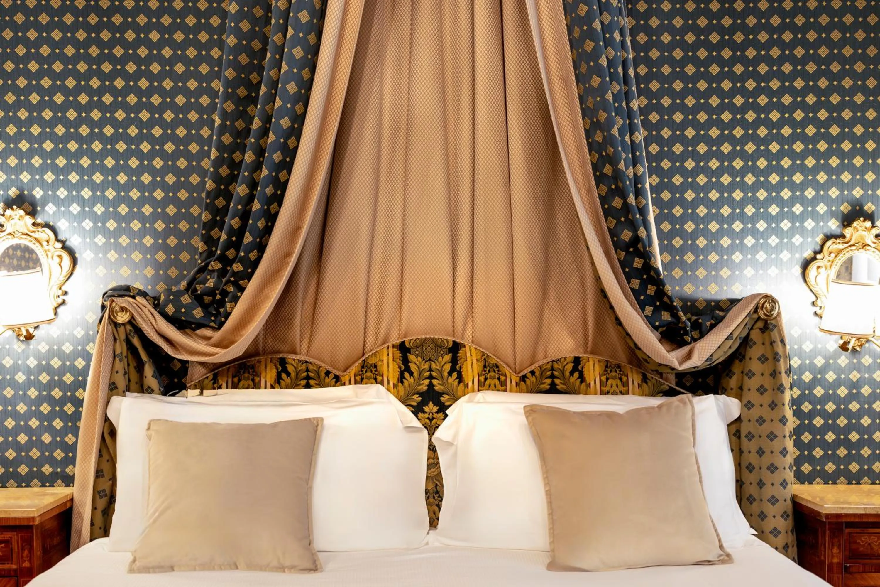 Bedroom, Bed in Hotel Al Ponte Dei Sospiri