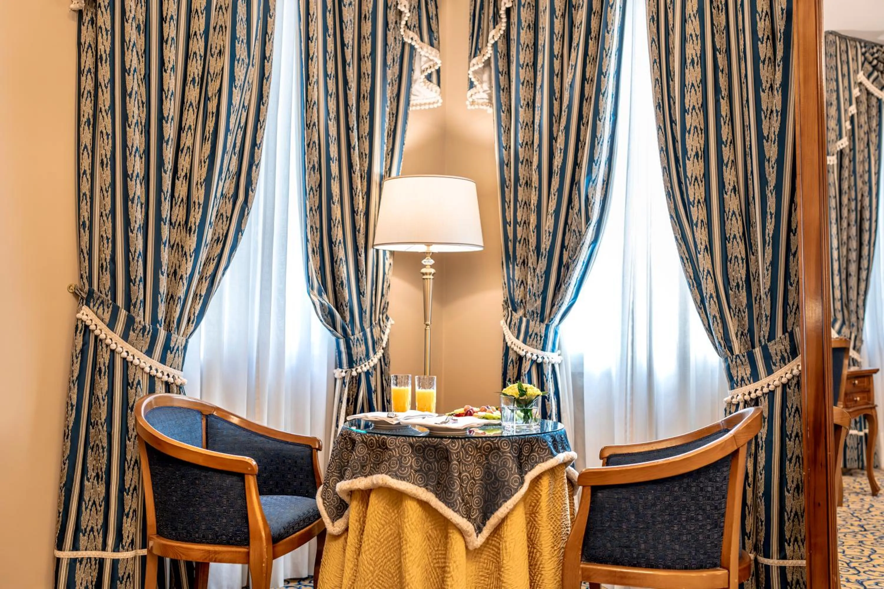 Bedroom in Hotel Al Ponte Dei Sospiri