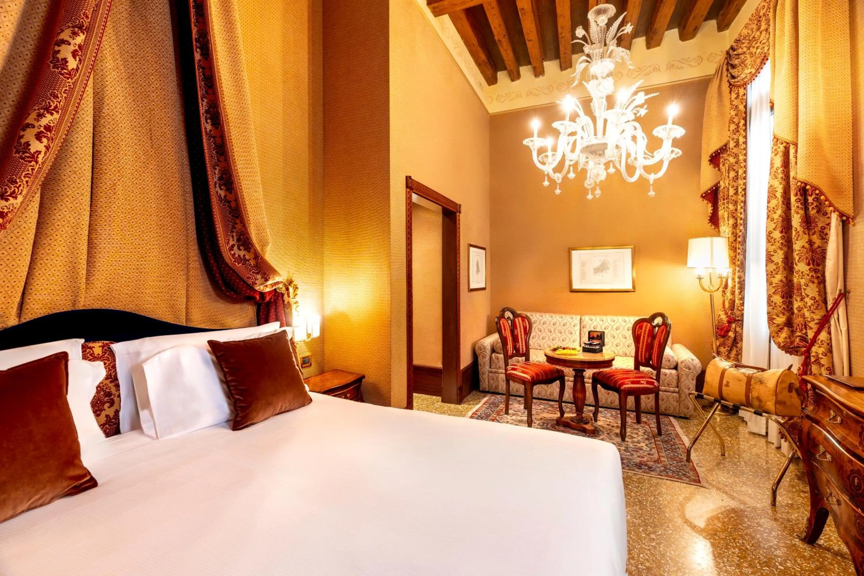 Bedroom, Bed in Hotel Al Ponte Dei Sospiri