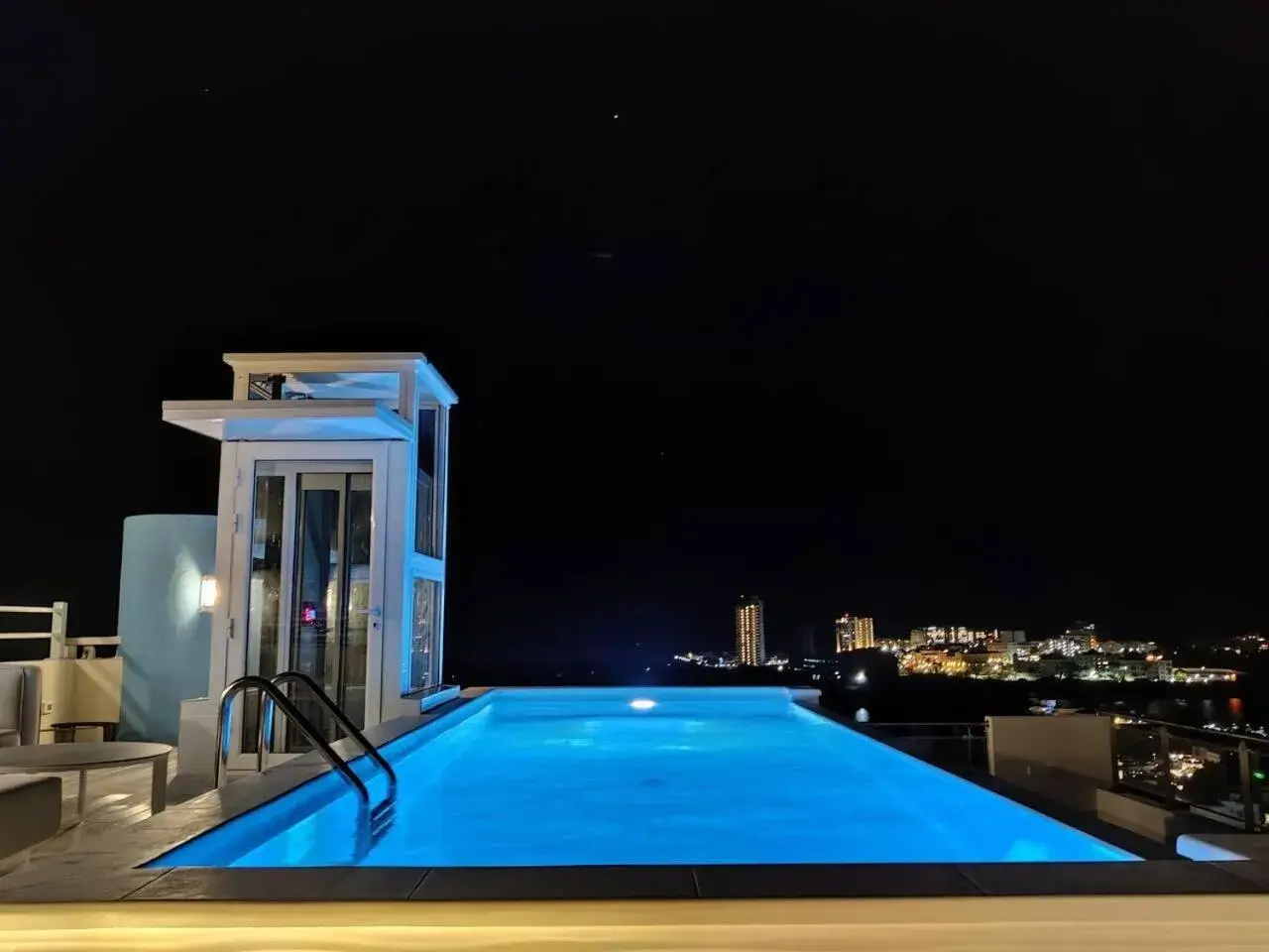 Serenity Penthouse - The Pinnacle of Luxury Serenity Penthouse - The Pinnacle of Luxury