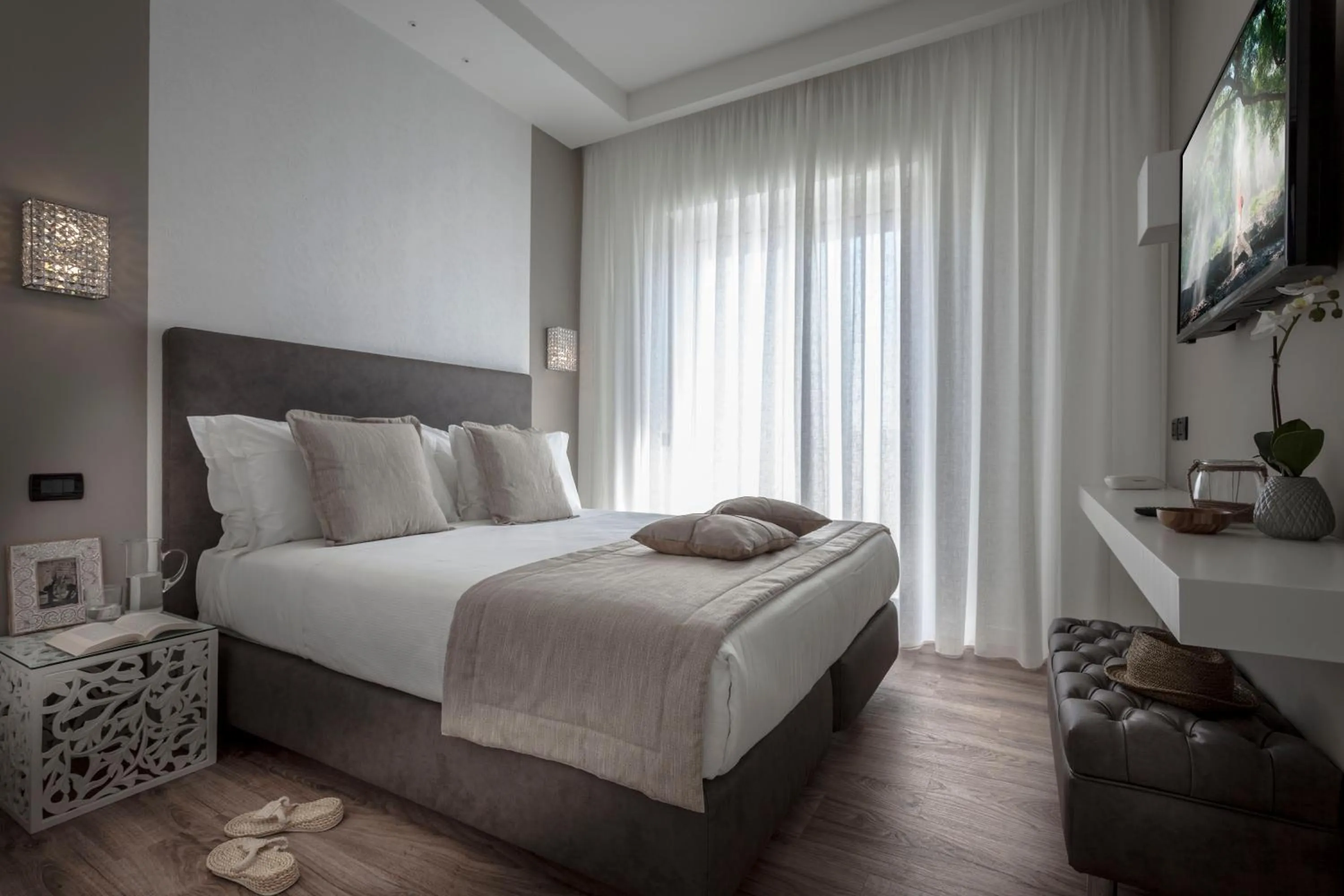 Photo of the whole room, Bed in Litoraneo Suite Hotel