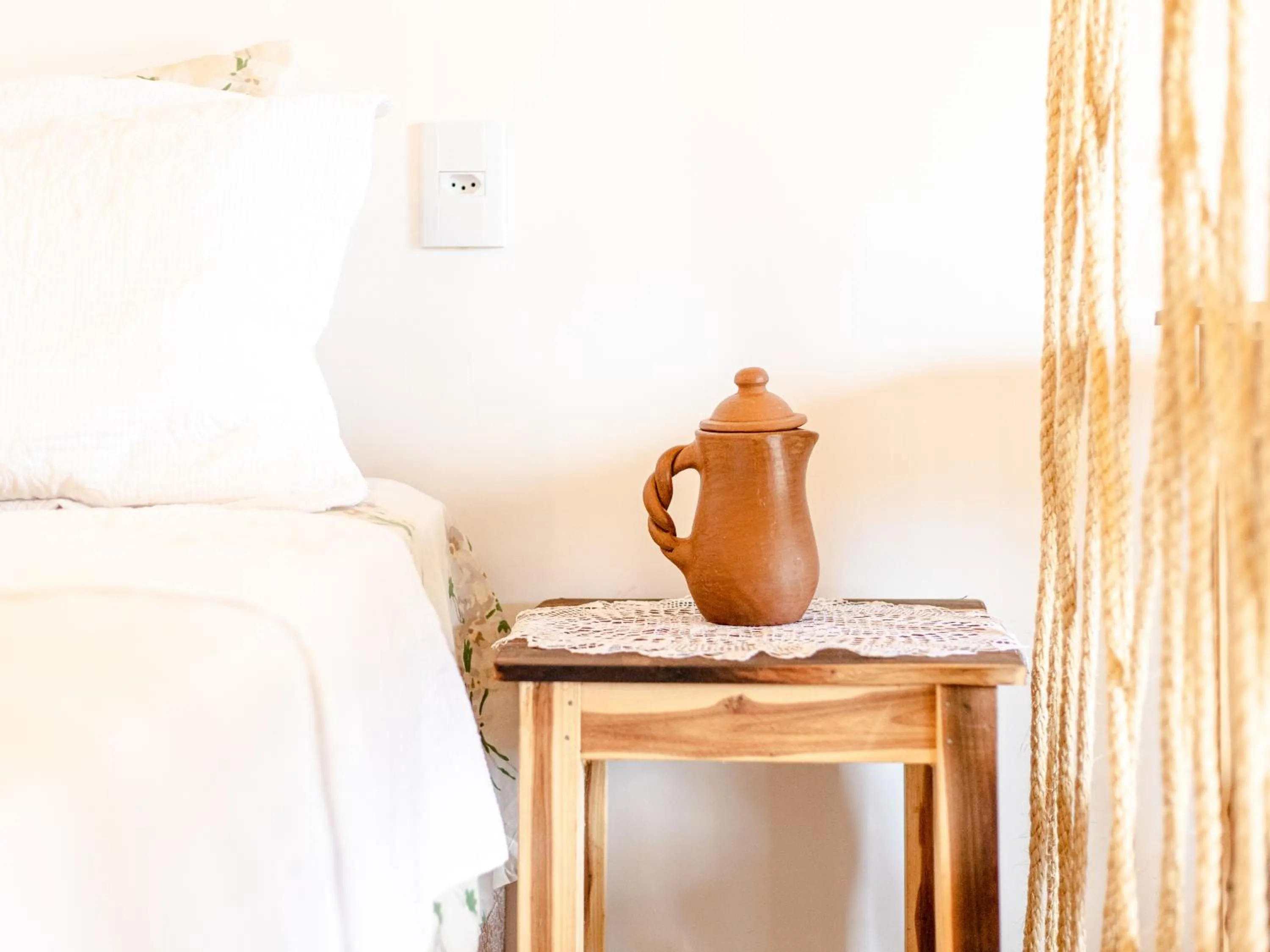 Decorative detail, Bed in Chalés Caminho dos Ventos em Barrinha de Baixo, CE, 9km do Preá