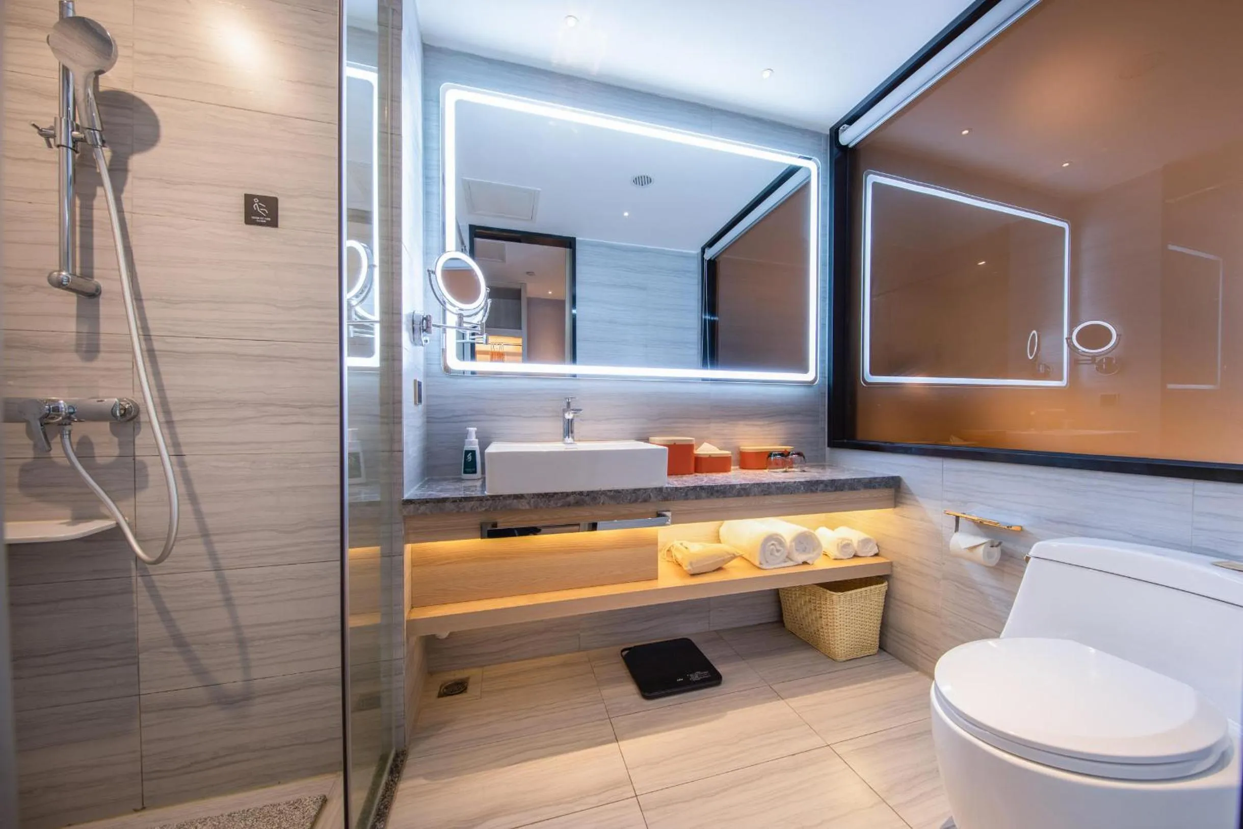 Atour X Hotel Shenzhen Longhua Dalang Commercial Center
