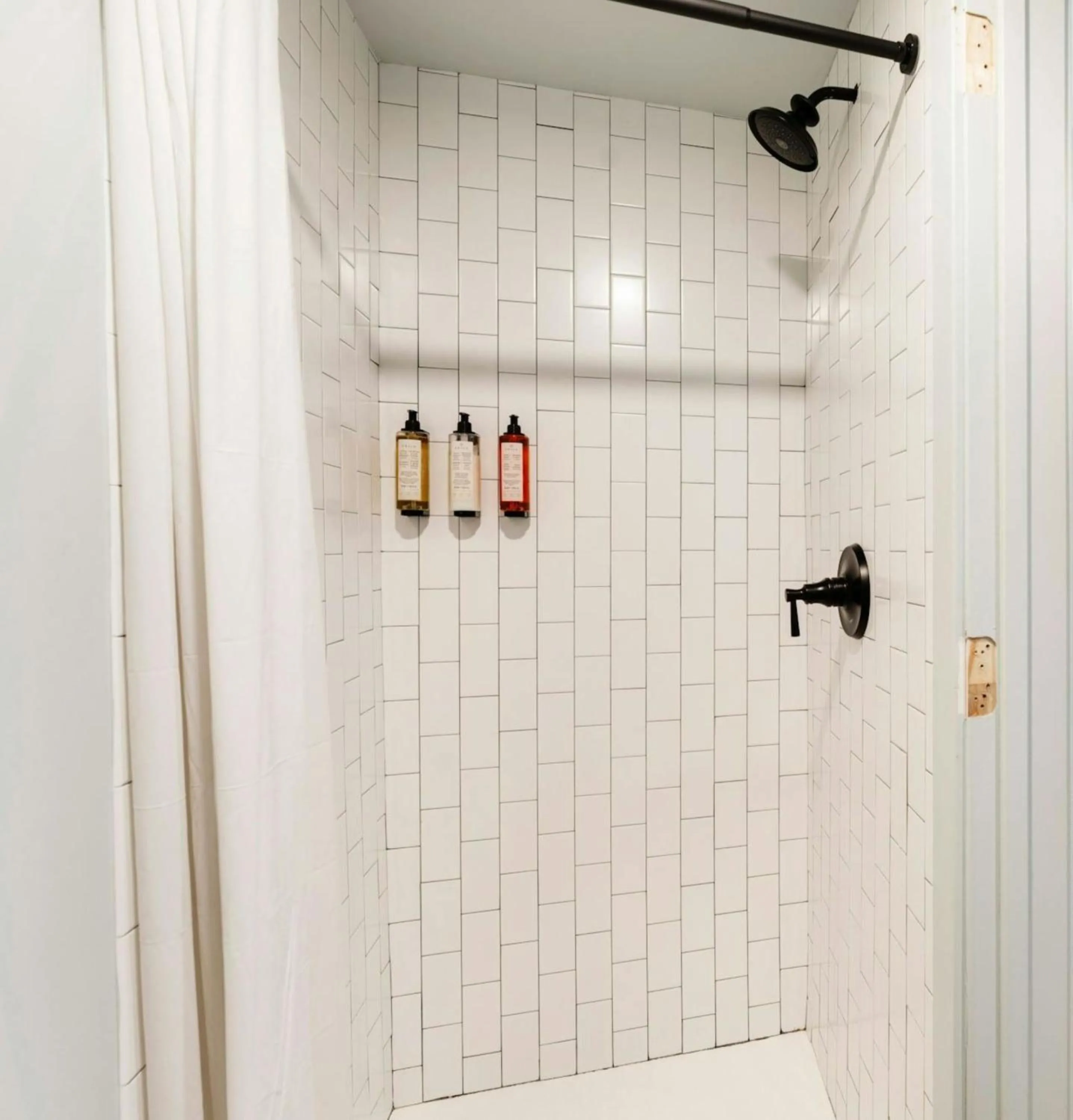 Shower in Hotel Nell - Union Market