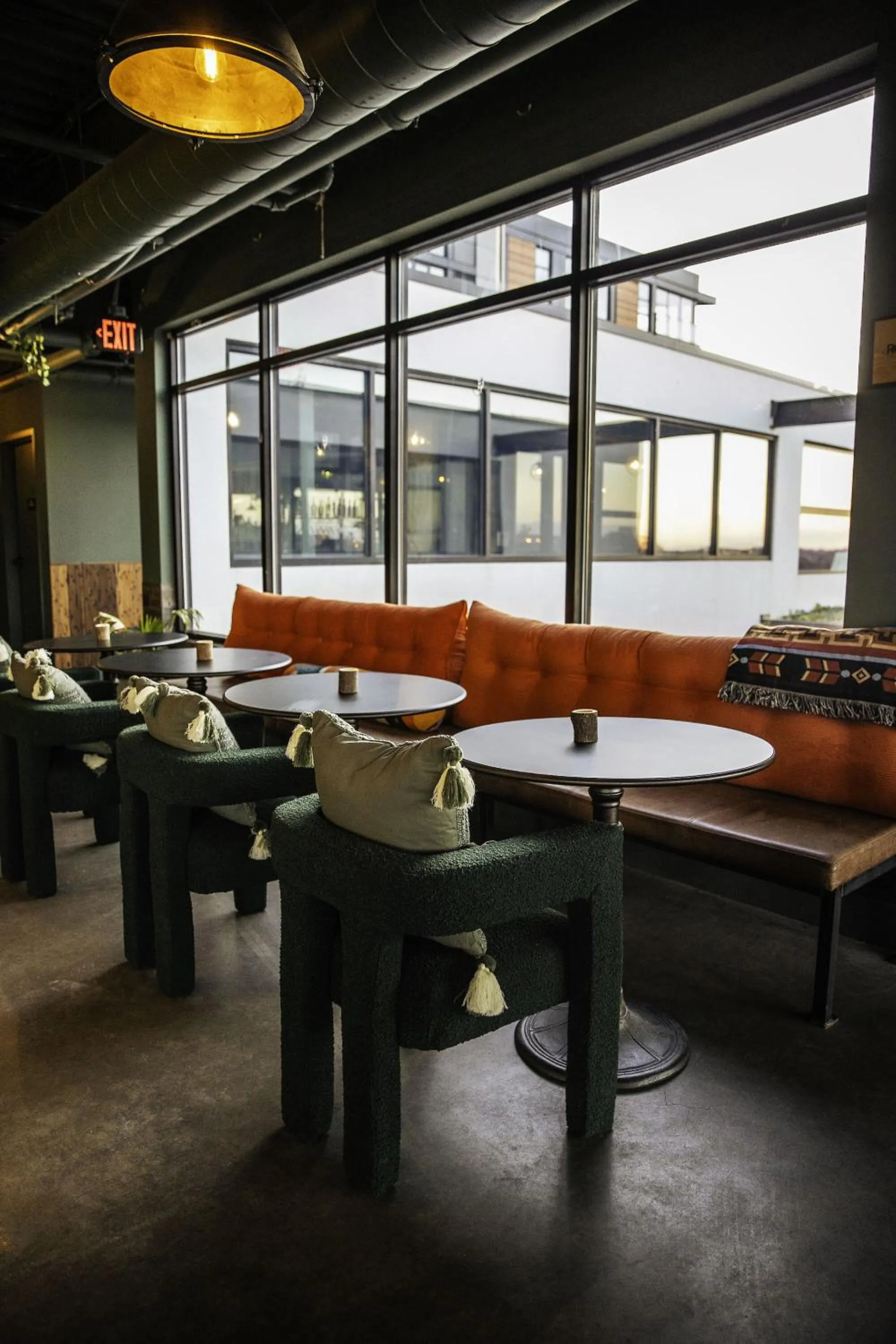 Restaurant/places to eat in Hotel Nell - Union Market