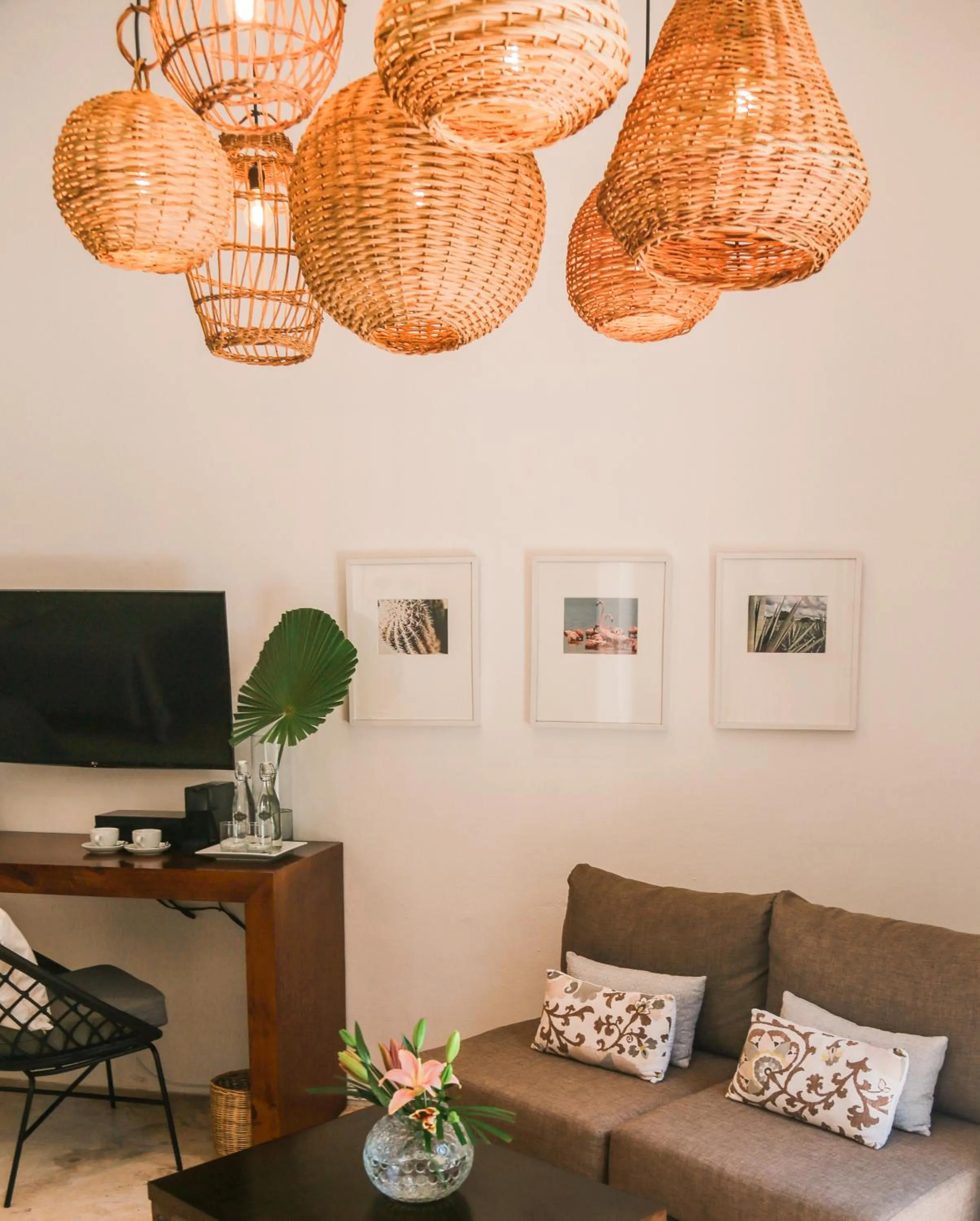 TV and multimedia in The Diplomat Boutique Hotel