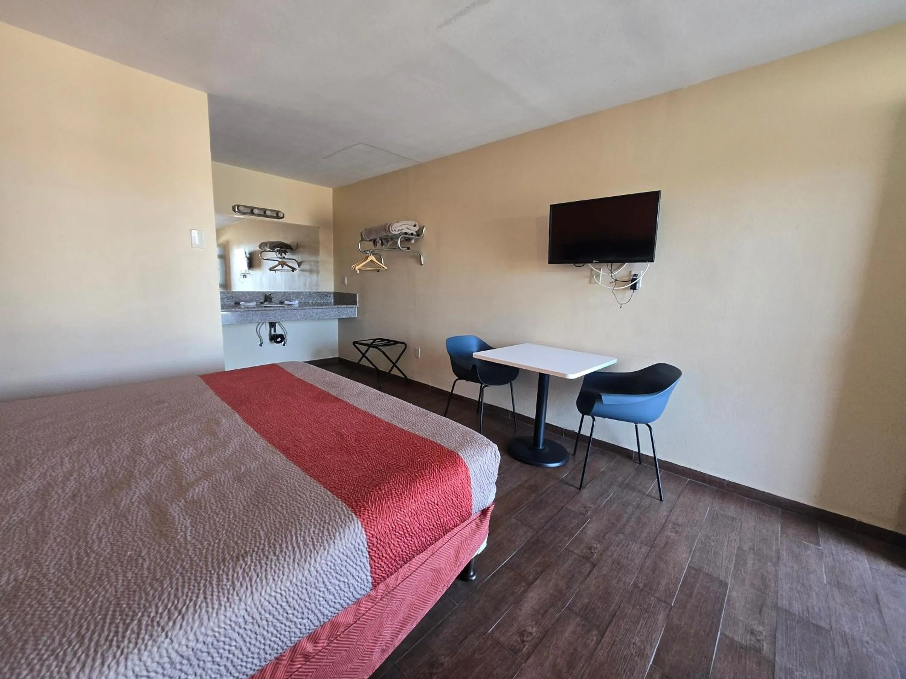 Bed in Motel 6-Blythe, CA - South