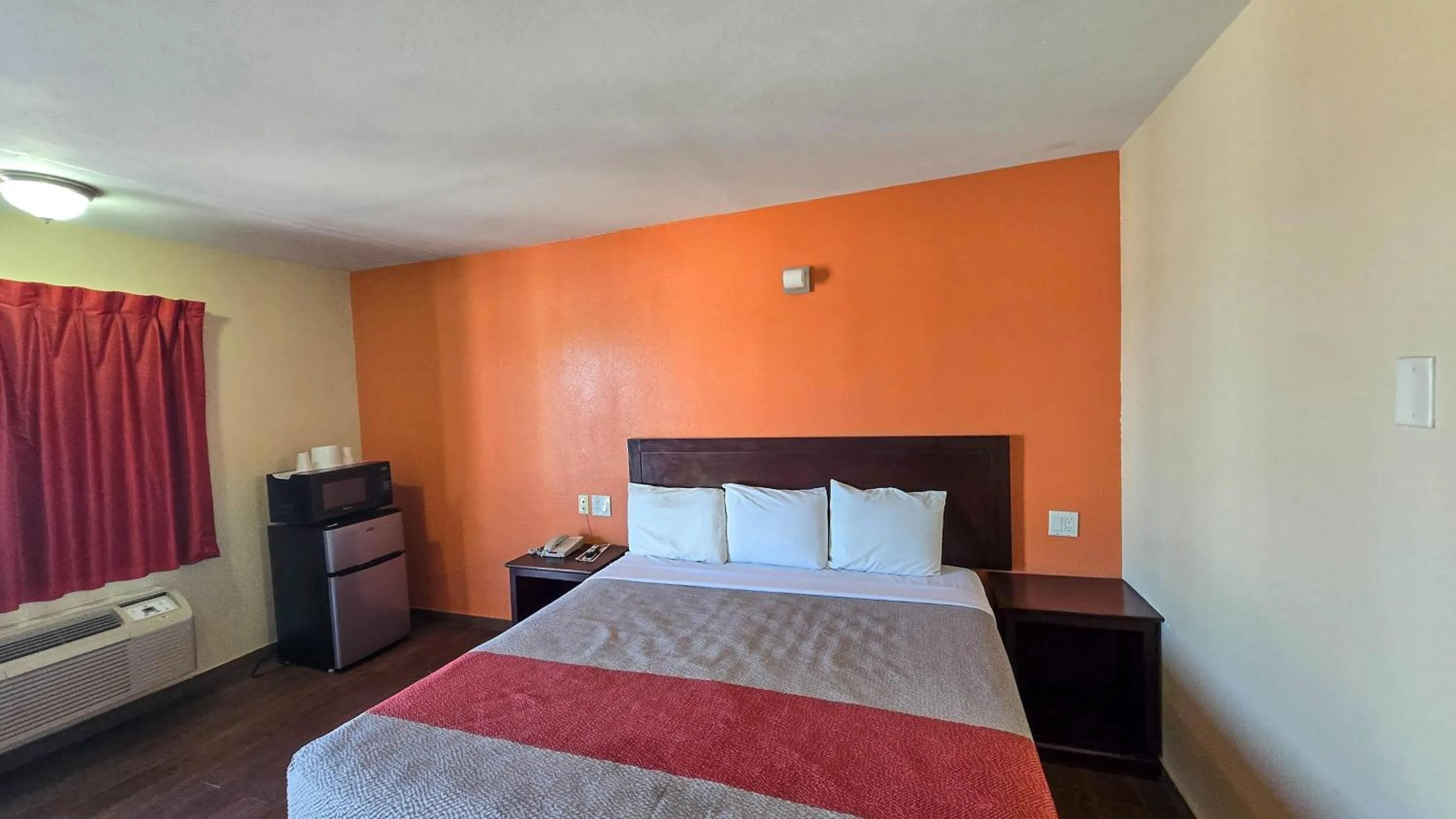 Bedroom, Bed in Motel 6-Blythe, CA - South