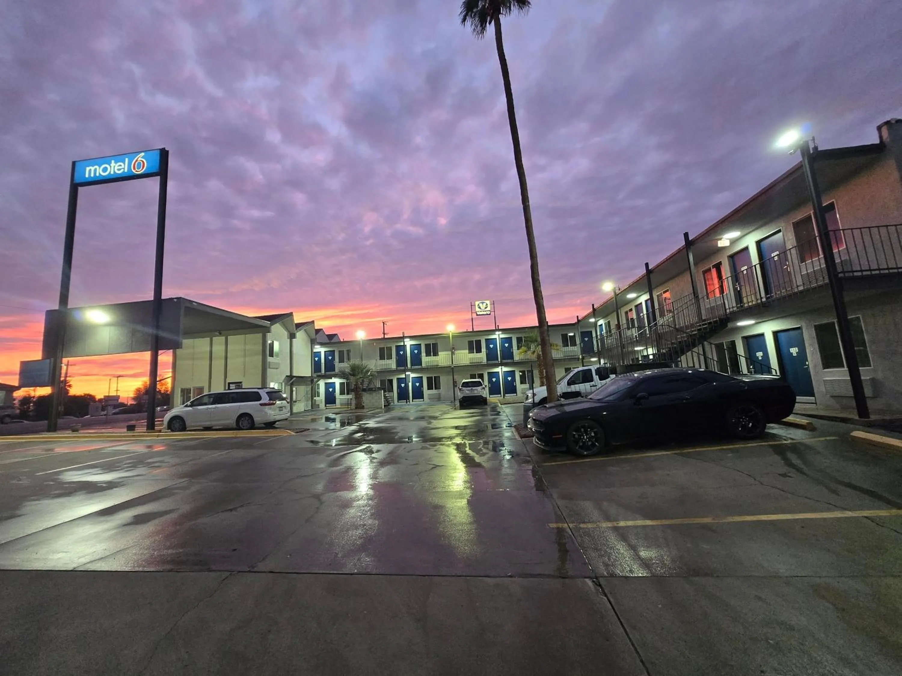 Property building in Motel 6-Blythe, CA - South