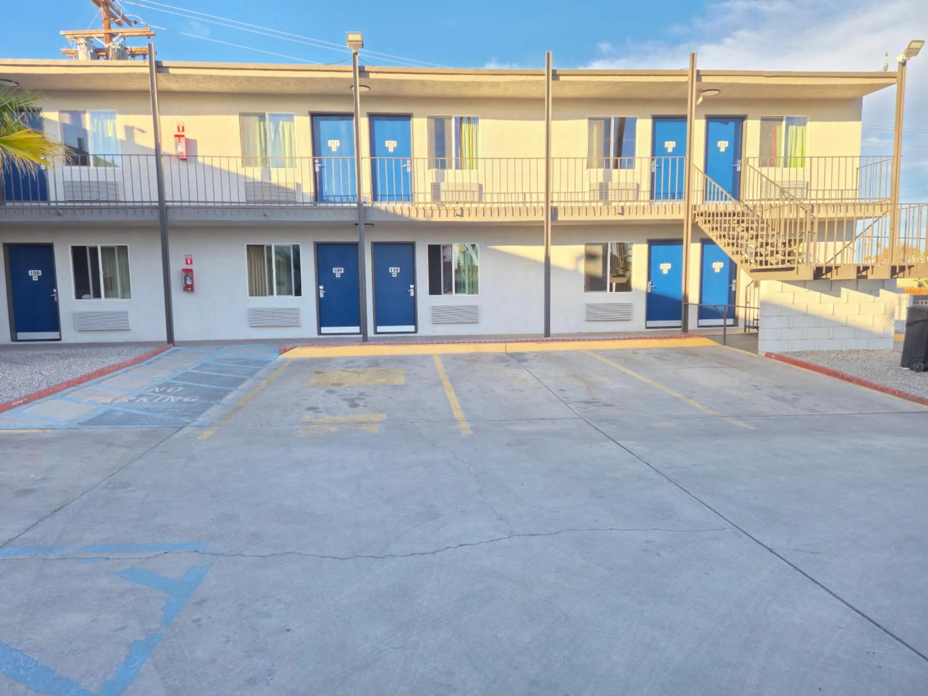 Property building in Motel 6-Blythe, CA - South