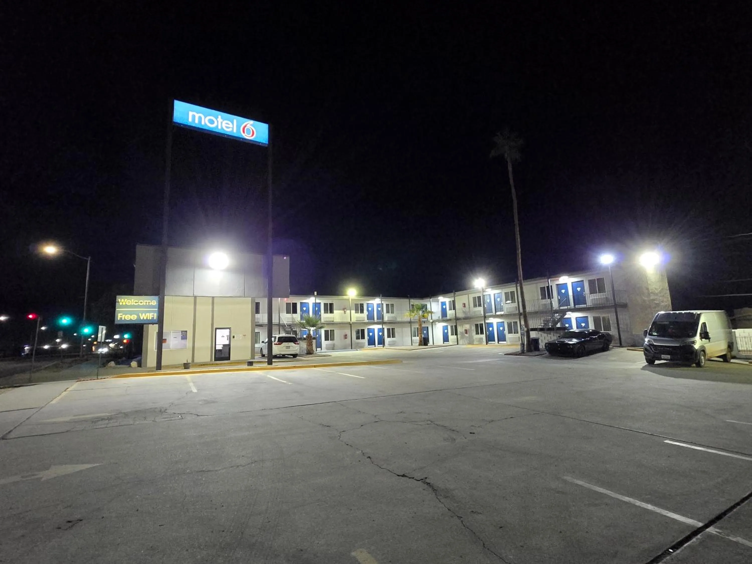 Property building in Motel 6-Blythe, CA - South