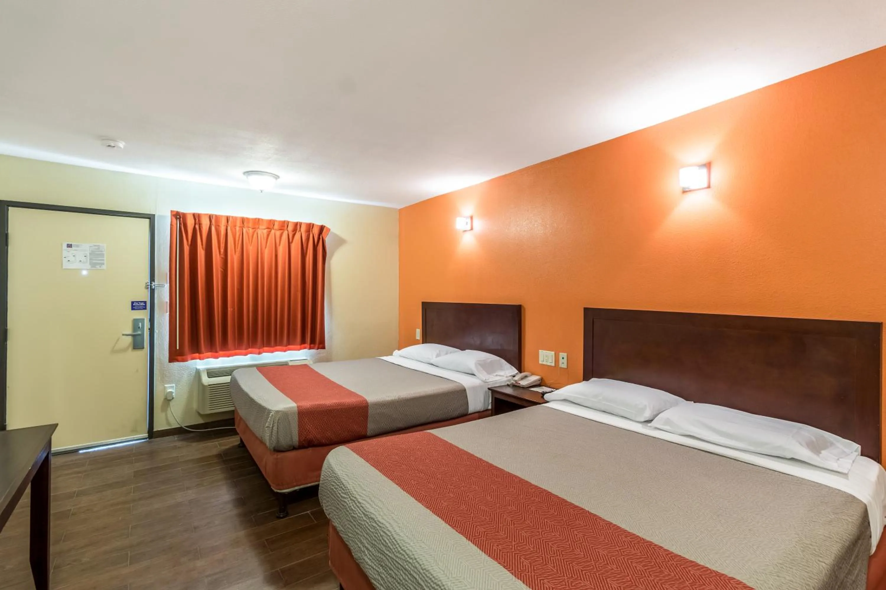 Double Room - Disability Access - Roll In Shower in Motel 6-Blythe, CA - South